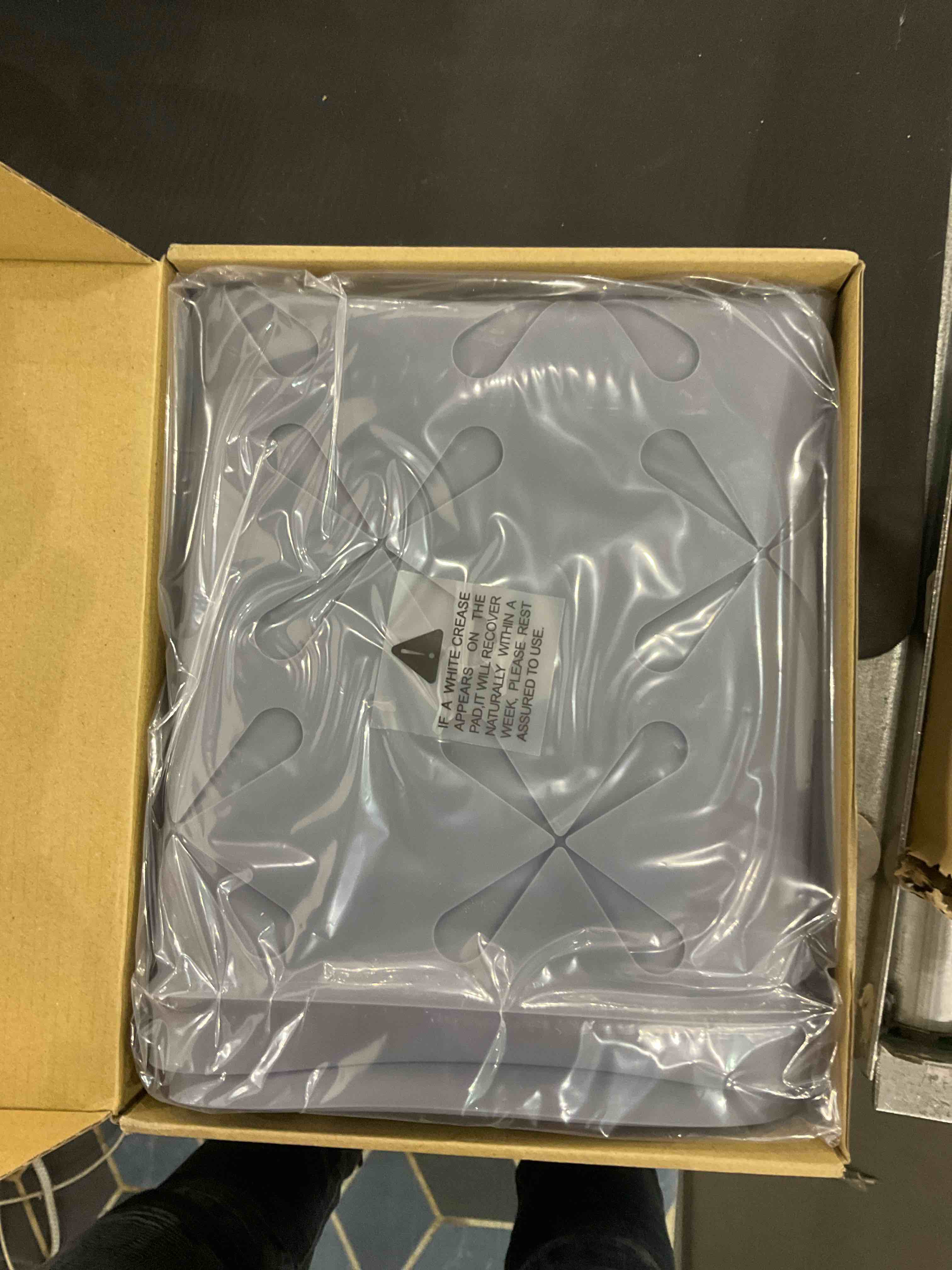 https://s3.amazonaws.com/lotting-images-prod/bidfta/EXS00903460_1701090308652.jpeg