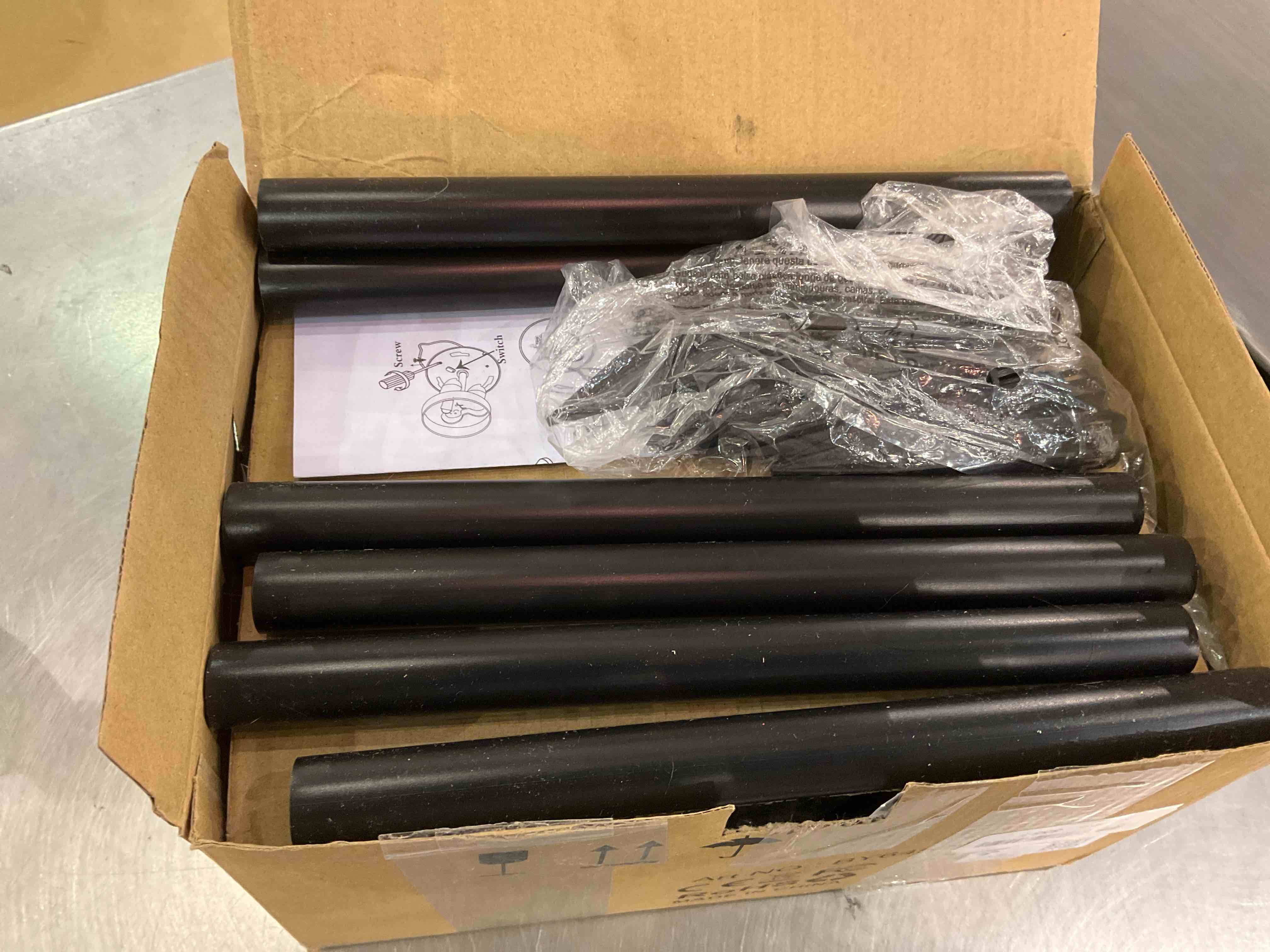 https://s3.amazonaws.com/lotting-images-prod/bidfta/EXS00903865_1700485508365.jpeg