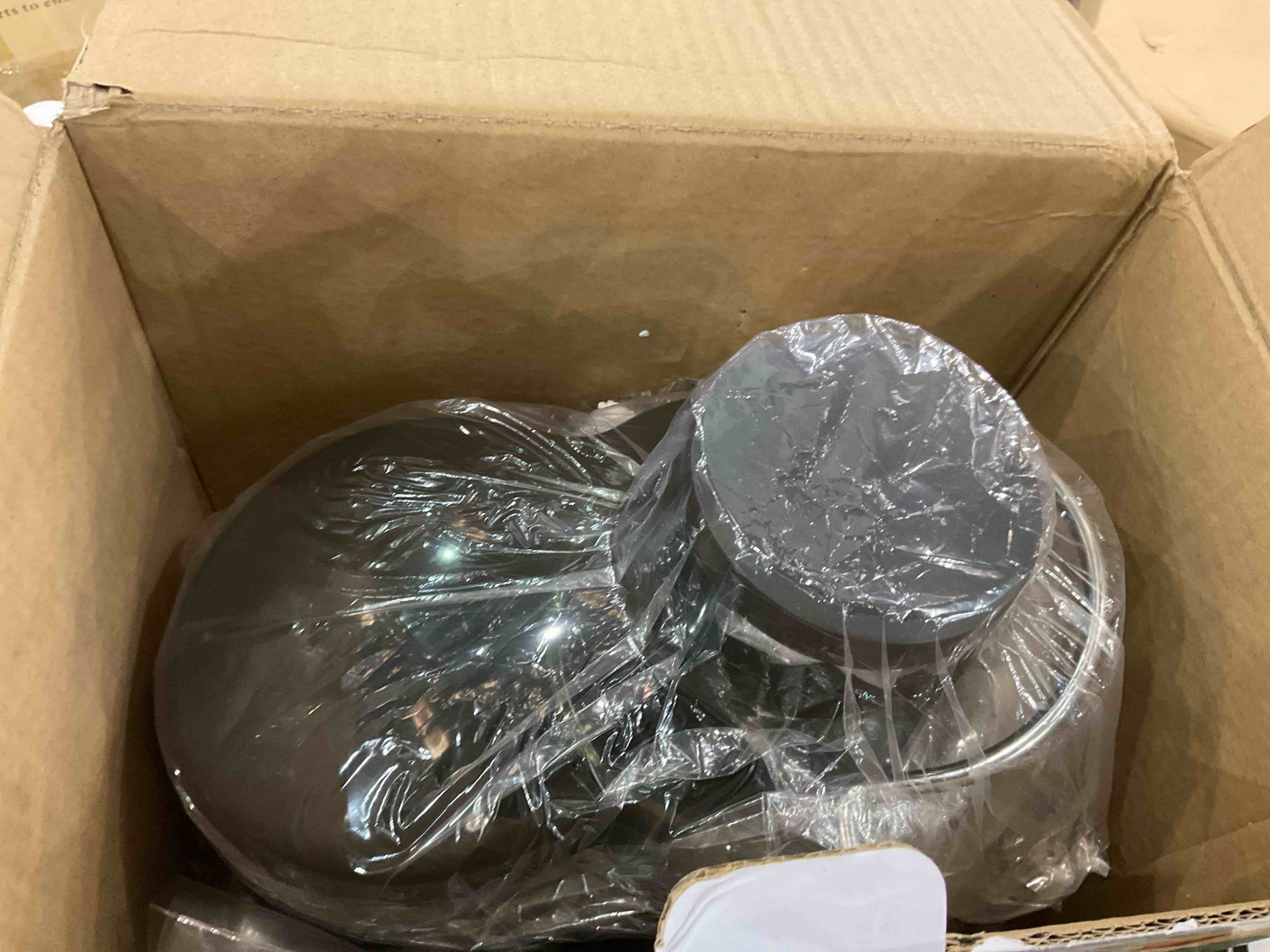https://s3.amazonaws.com/lotting-images-prod/bidfta/EXS00903927_1700497095297.jpeg