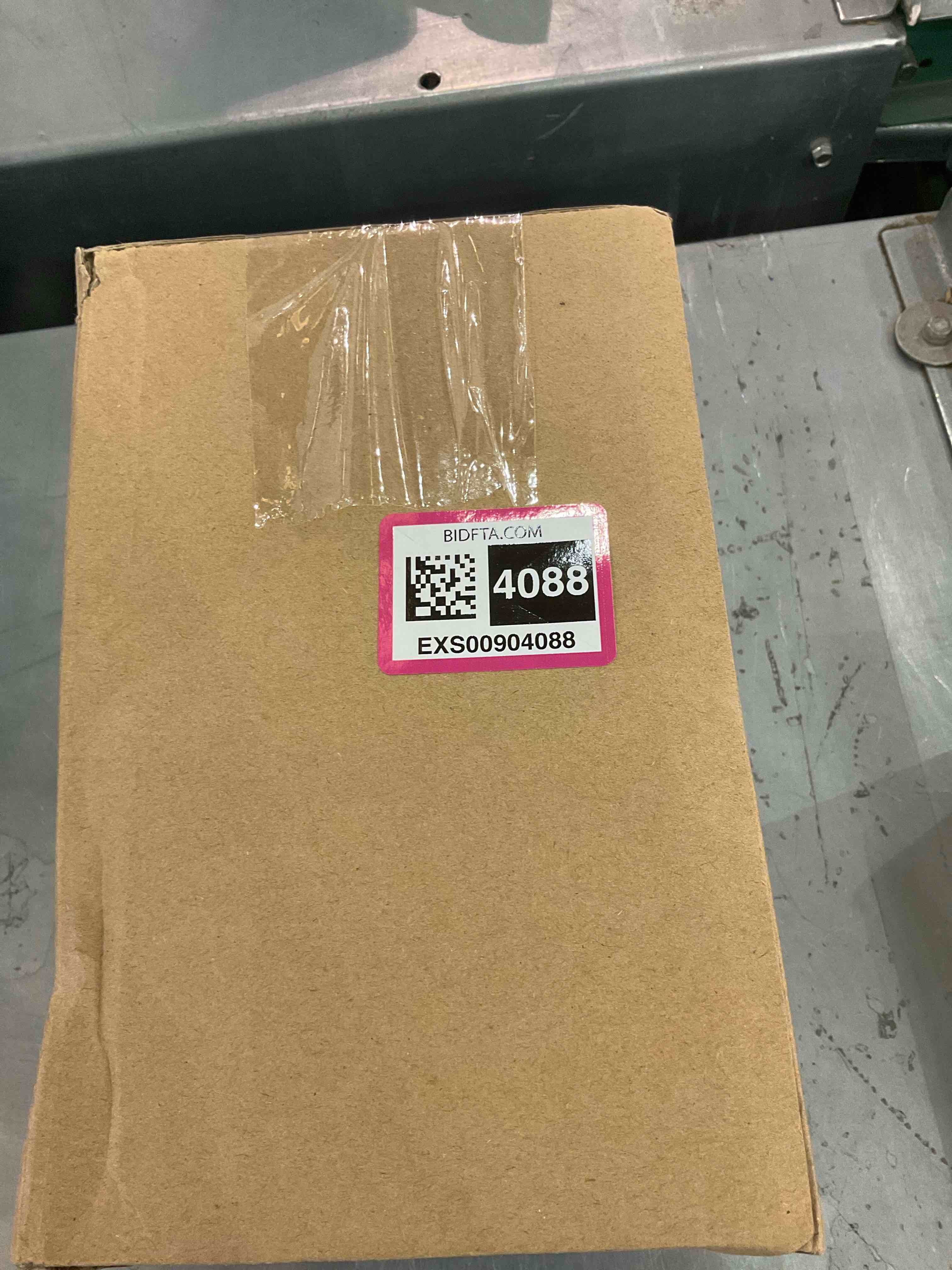 https://s3.amazonaws.com/lotting-images-prod/bidfta/EXS00904088_1699369965745.jpeg