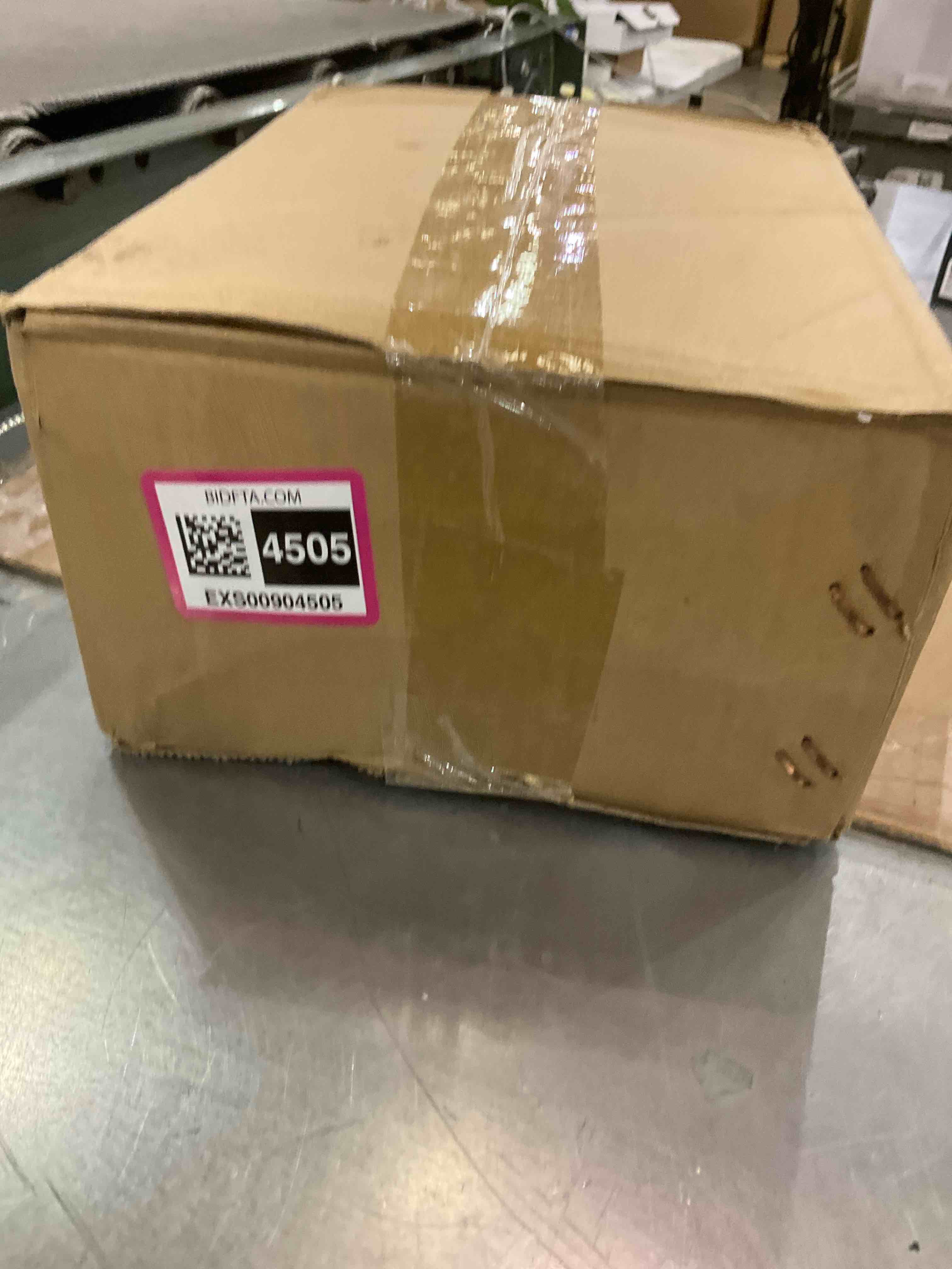 https://s3.amazonaws.com/lotting-images-prod/bidfta/EXS00904505_1699375359357.jpeg