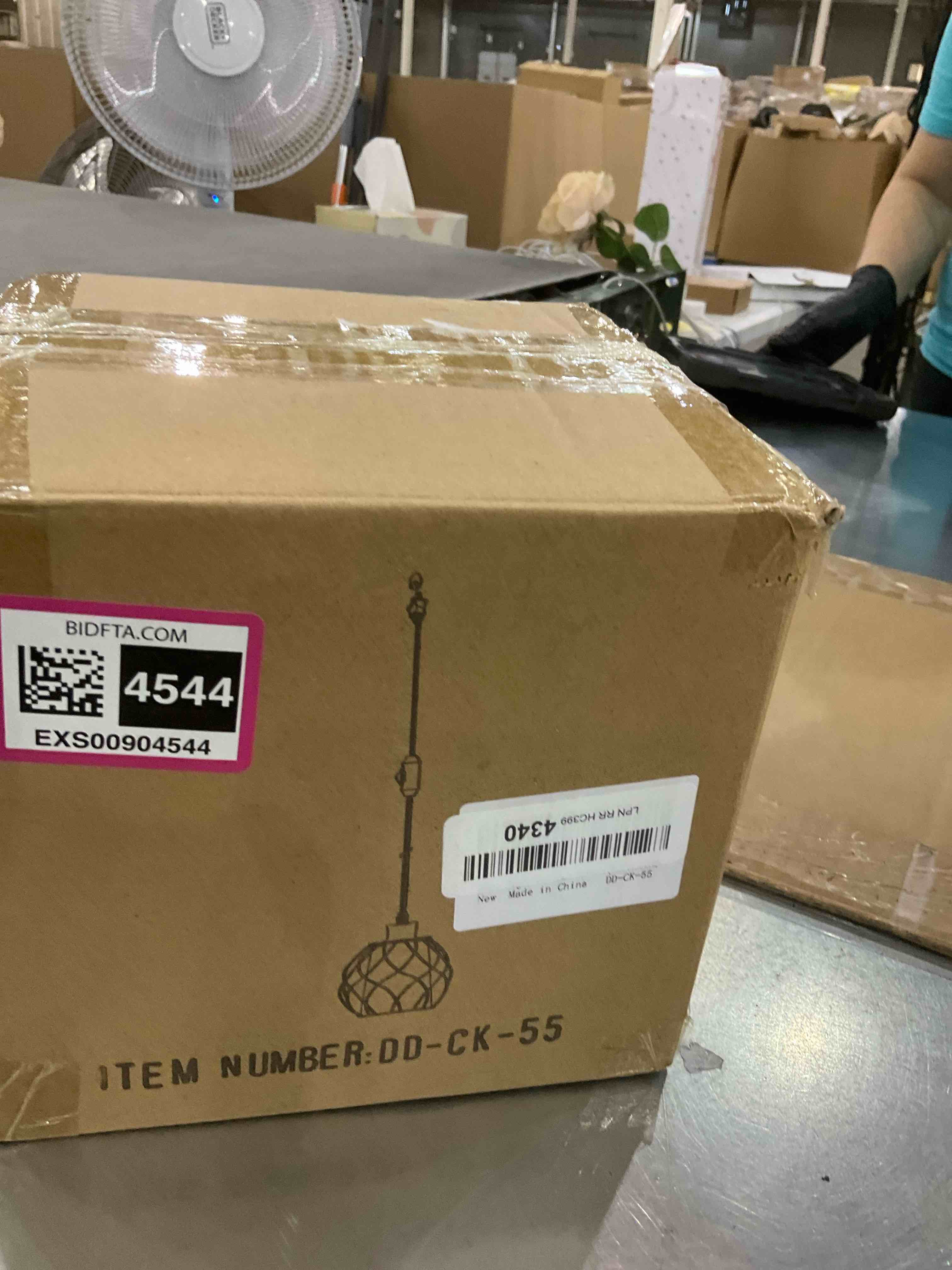 https://s3.amazonaws.com/lotting-images-prod/bidfta/EXS00904544_1699382125818.jpeg