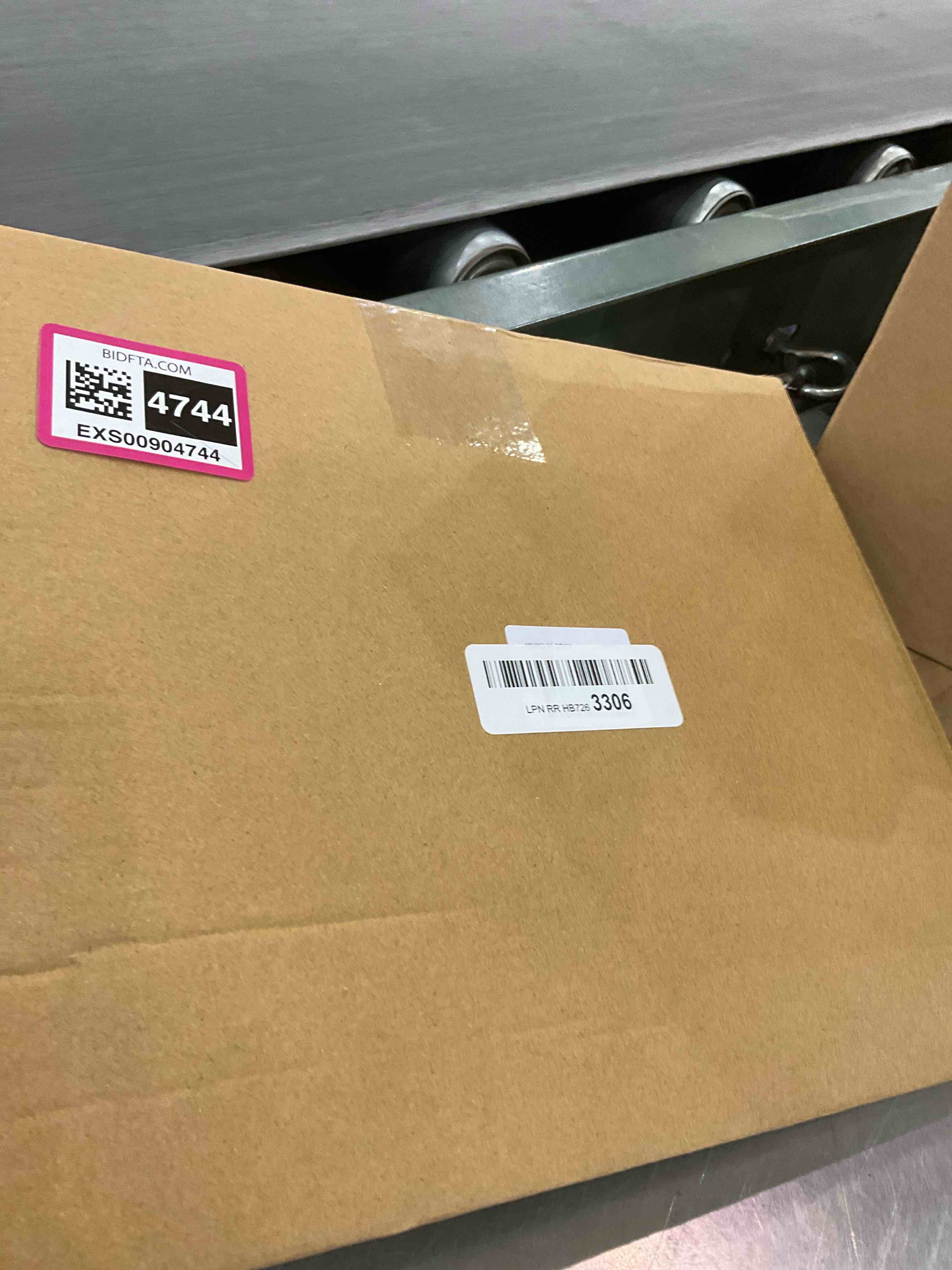 https://s3.amazonaws.com/lotting-images-prod/bidfta/EXS00904744_1699468205129.jpeg