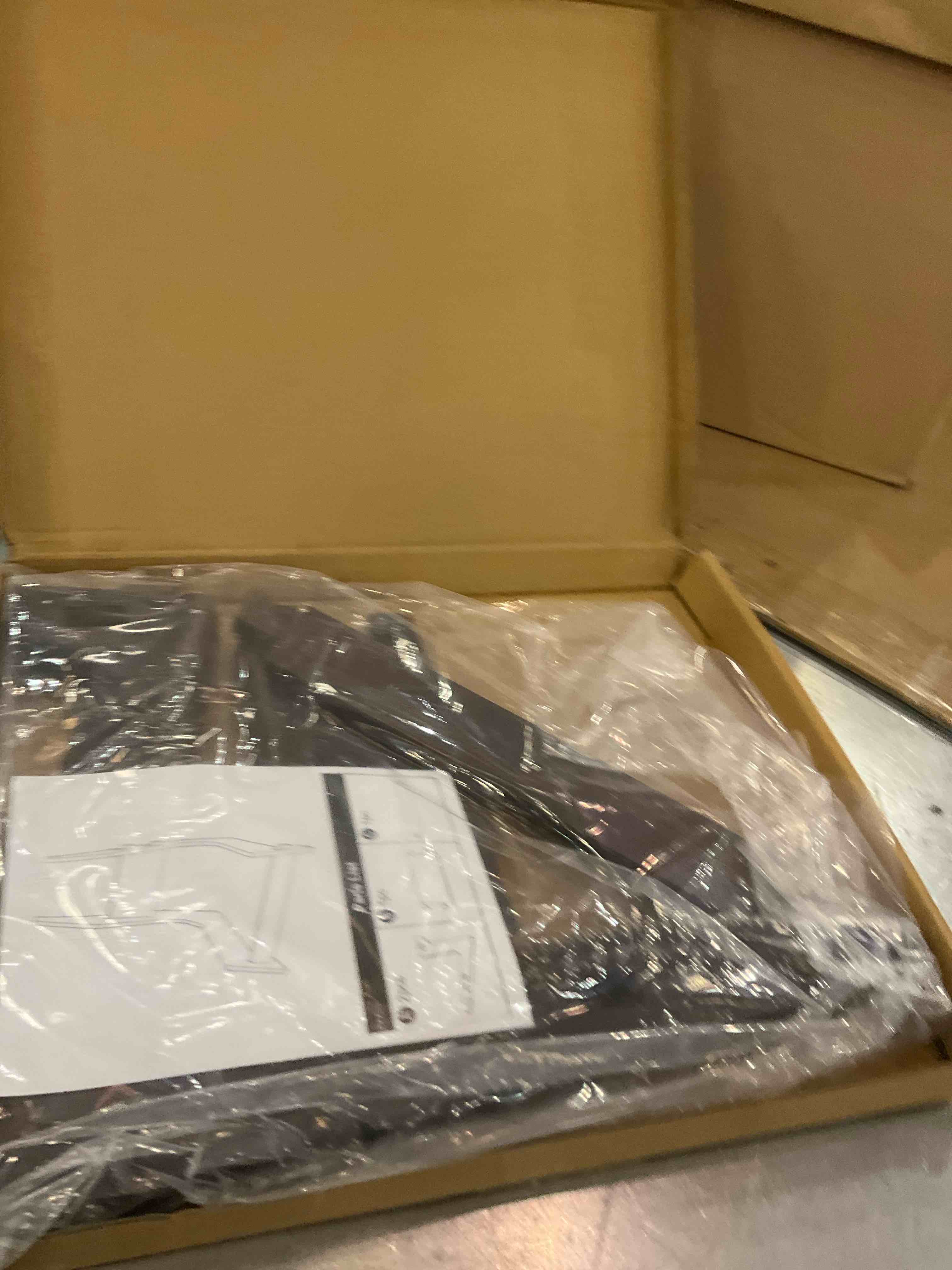 https://s3.amazonaws.com/lotting-images-prod/bidfta/EXS00904744_1699468215810.jpeg