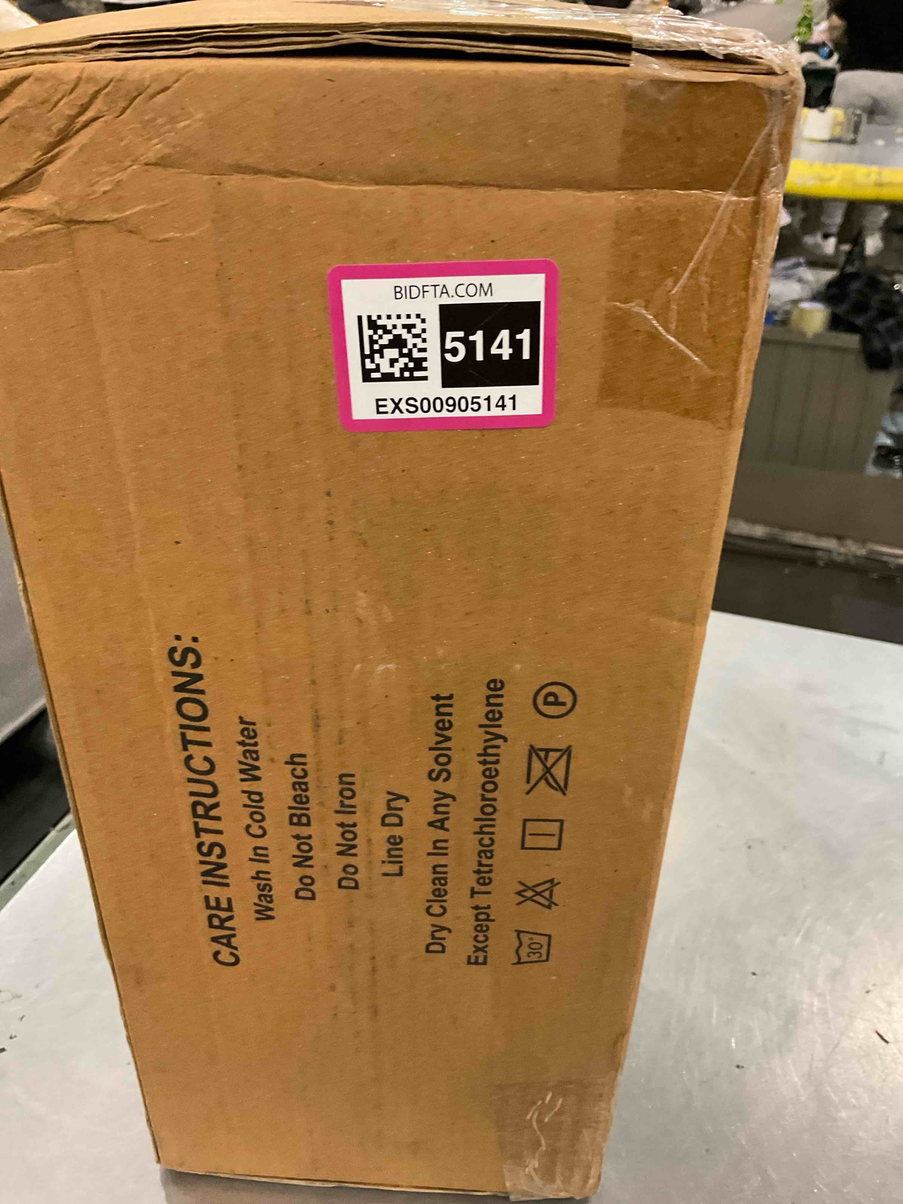 https://s3.amazonaws.com/lotting-images-prod/bidfta/EXS00905141_1699457177956.jpeg