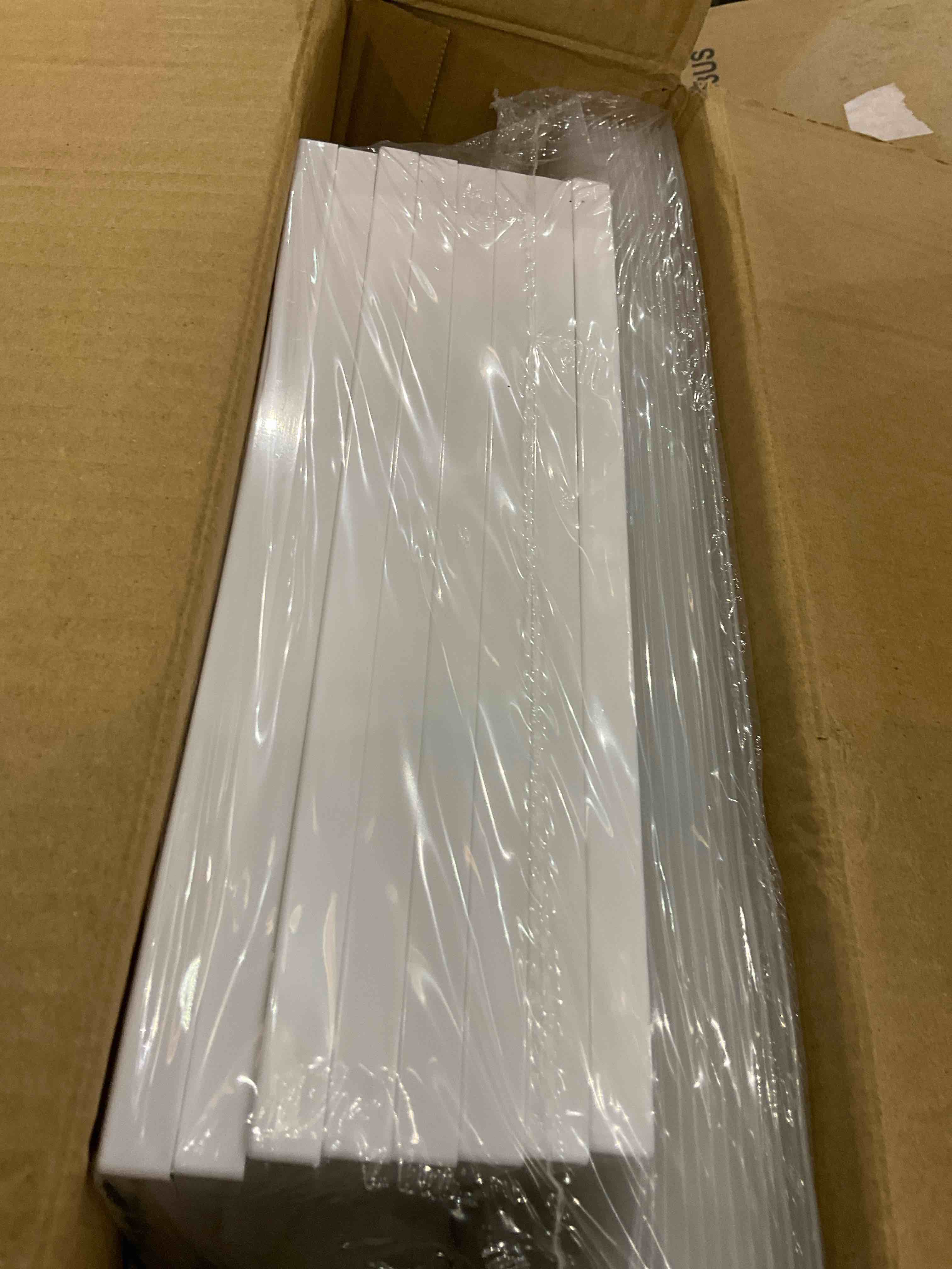 https://s3.amazonaws.com/lotting-images-prod/bidfta/EXS00905404_1699629001779.jpeg