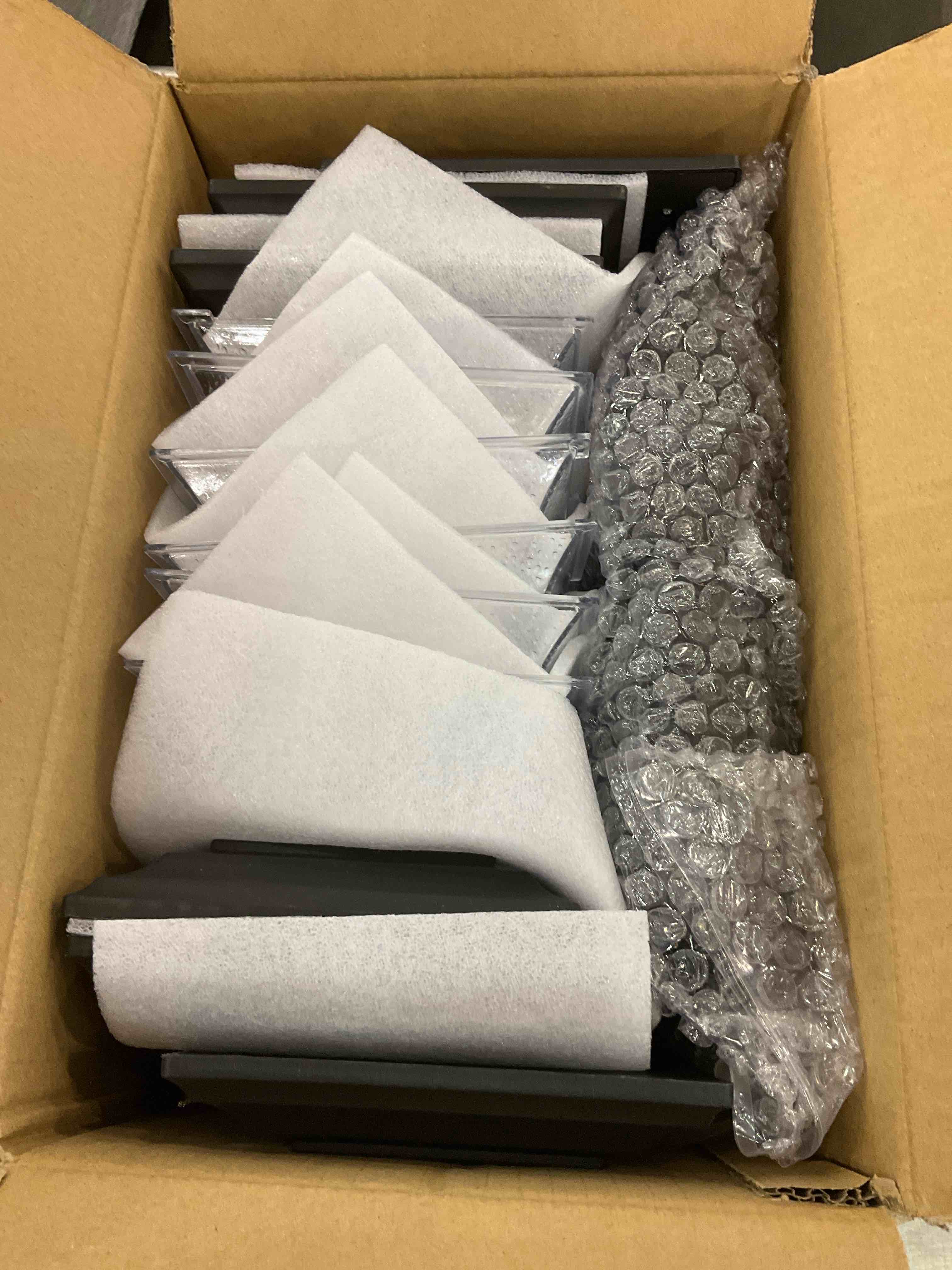 https://s3.amazonaws.com/lotting-images-prod/bidfta/EXS00906536_1700151086159.jpeg