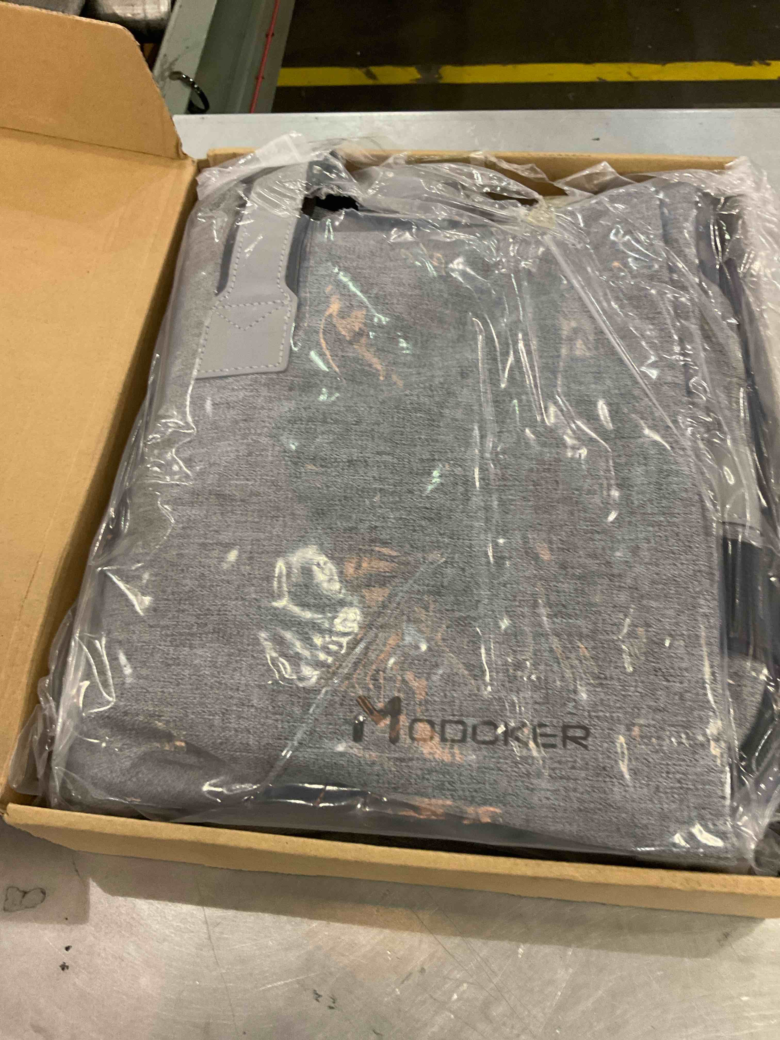 https://s3.amazonaws.com/lotting-images-prod/bidfta/EXS00906551_1700158718359.jpeg