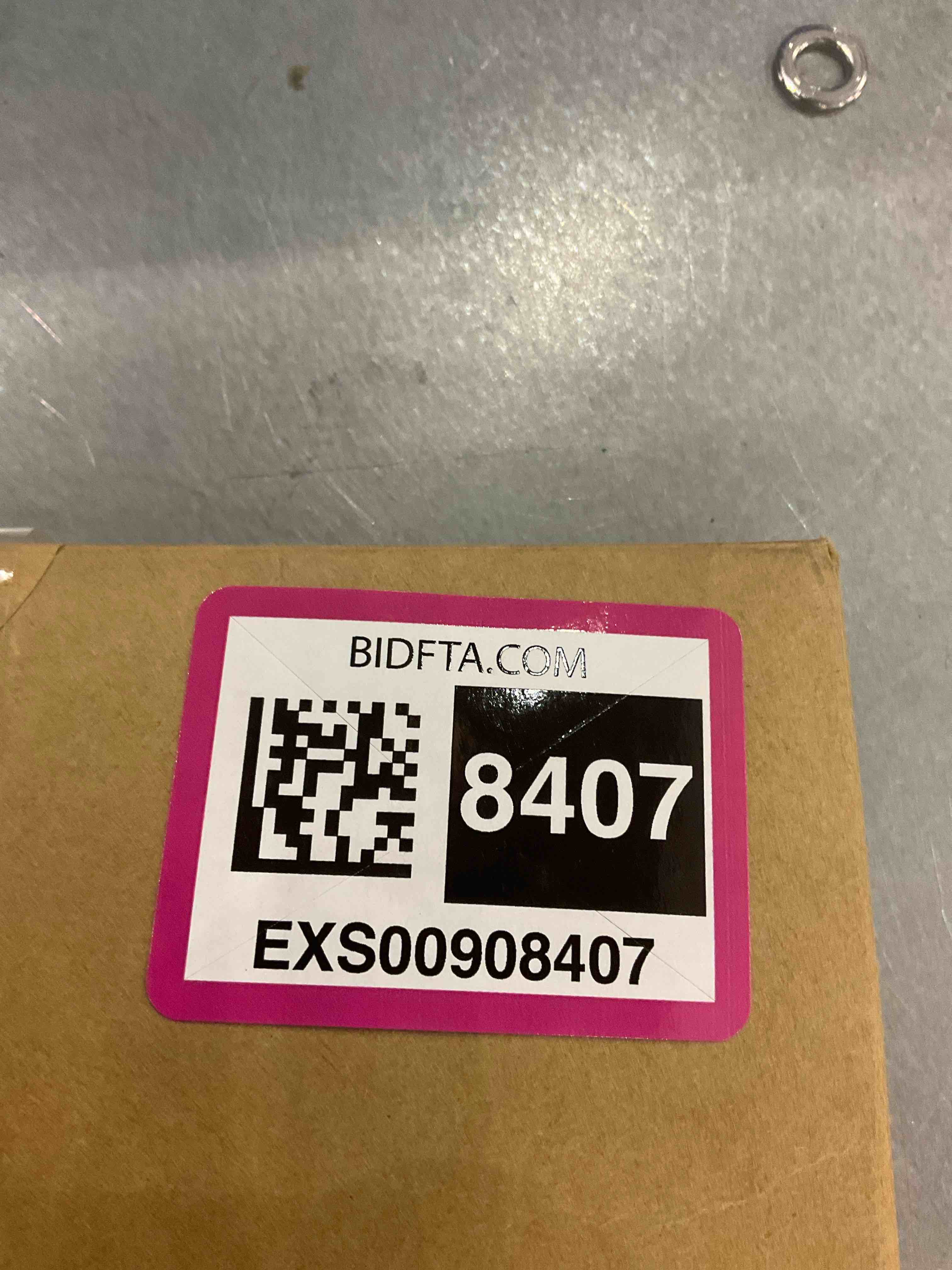 https://s3.amazonaws.com/lotting-images-prod/bidfta/EXS00908407_1699969770400.jpeg