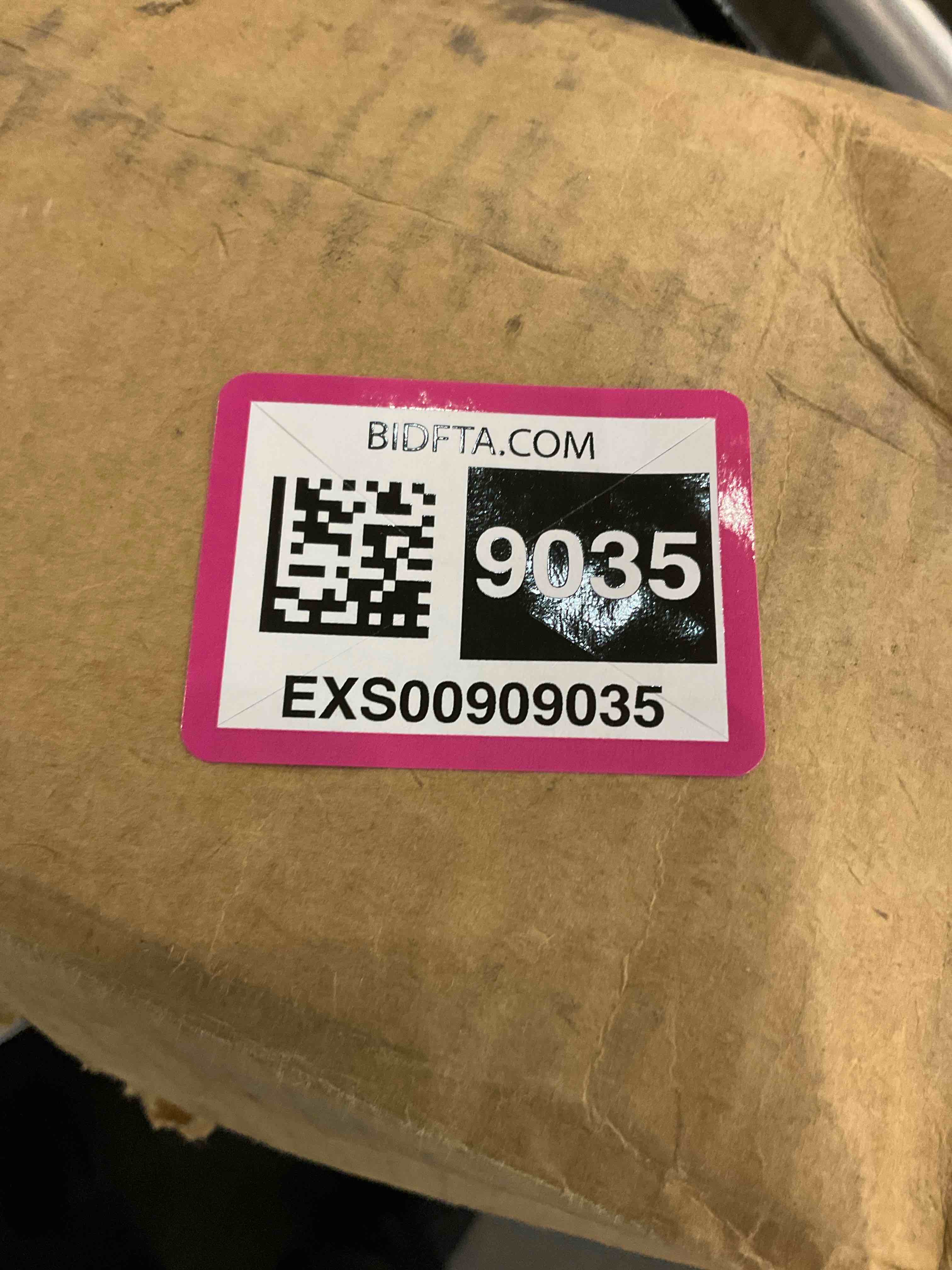 https://s3.amazonaws.com/lotting-images-prod/bidfta/EXS00909035_1699968724821.jpeg
