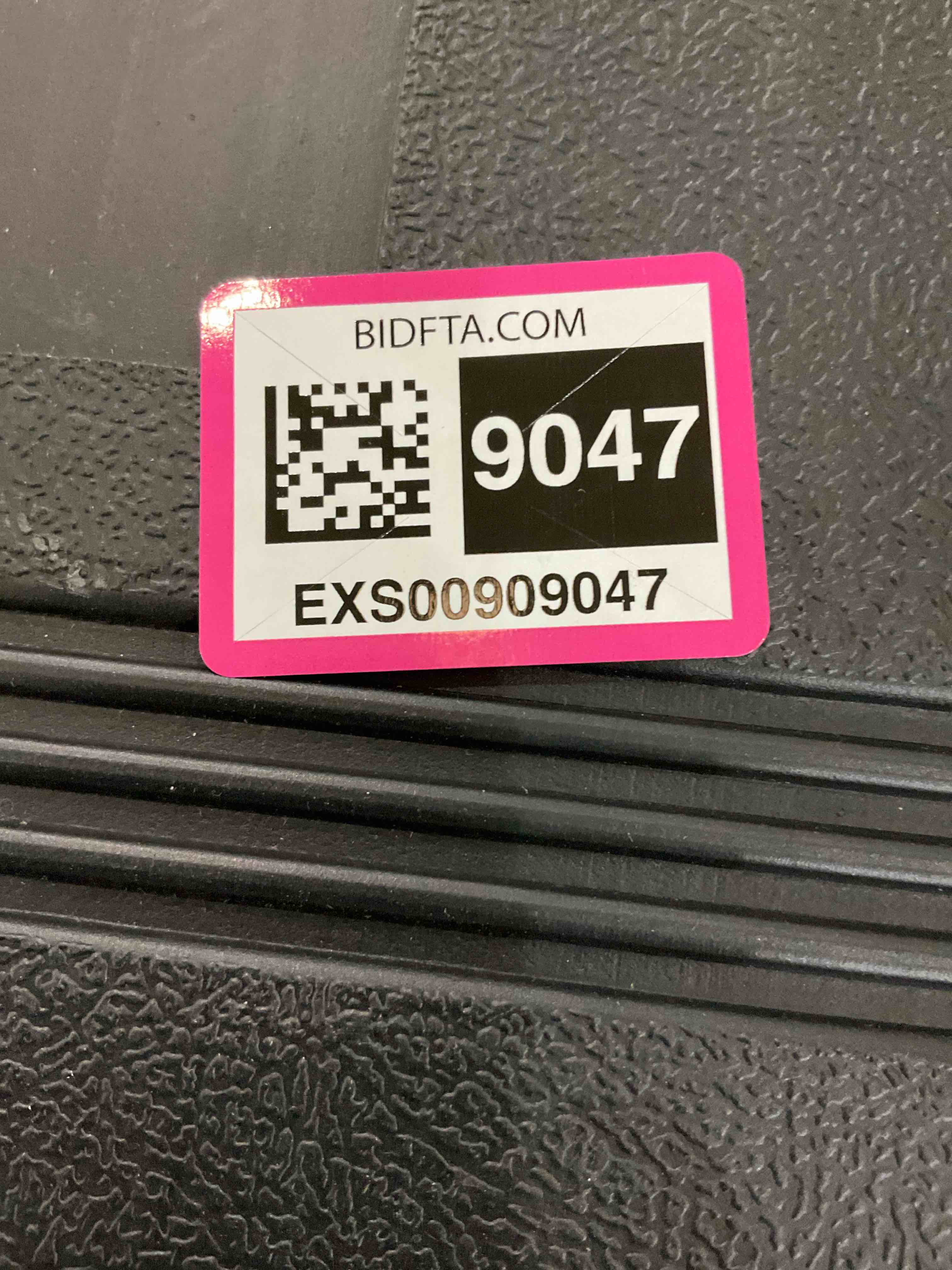 https://s3.amazonaws.com/lotting-images-prod/bidfta/EXS00909047_1699969754410.jpeg