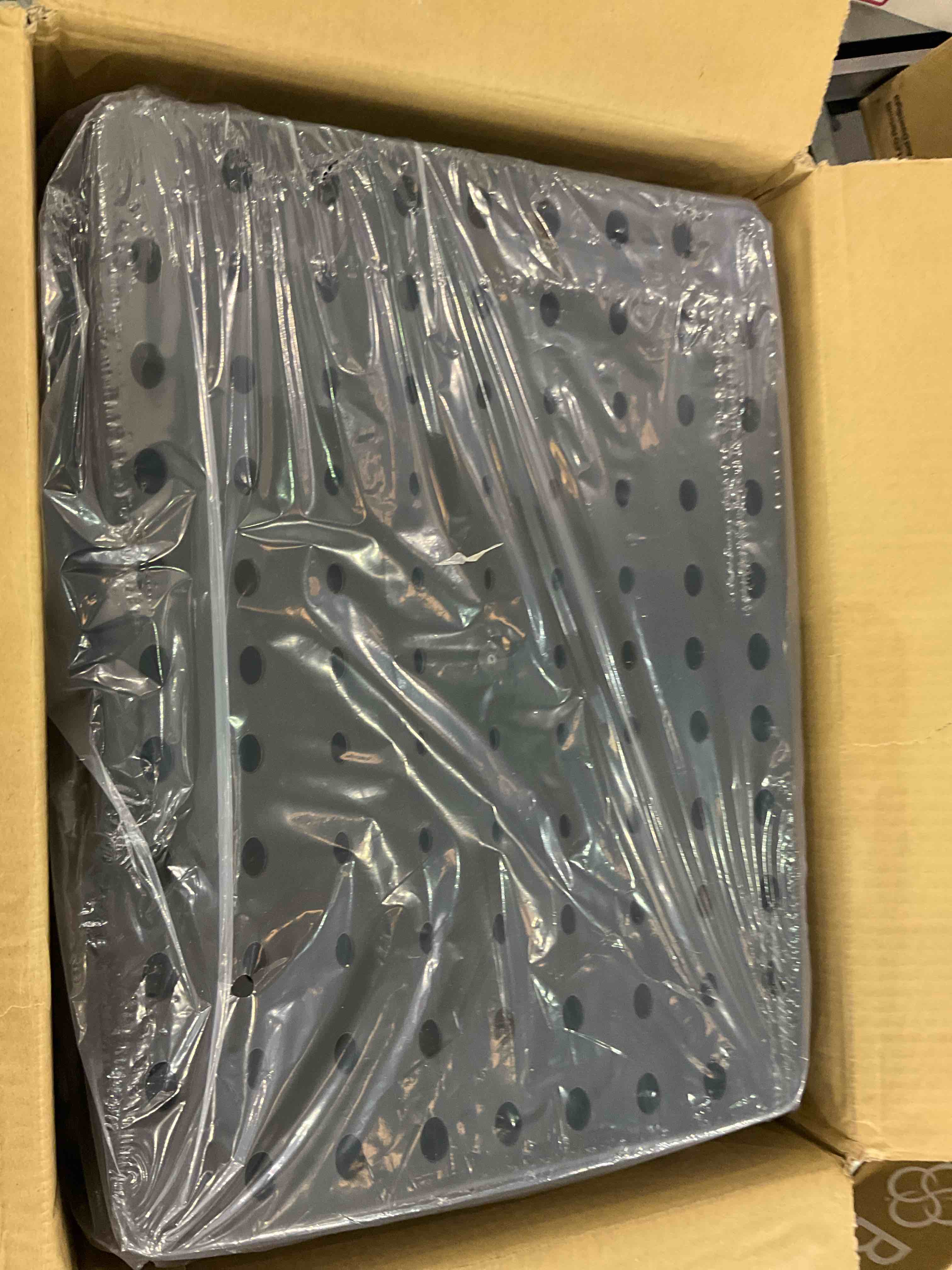 https://s3.amazonaws.com/lotting-images-prod/bidfta/EXS00909093_1699976703452.jpeg