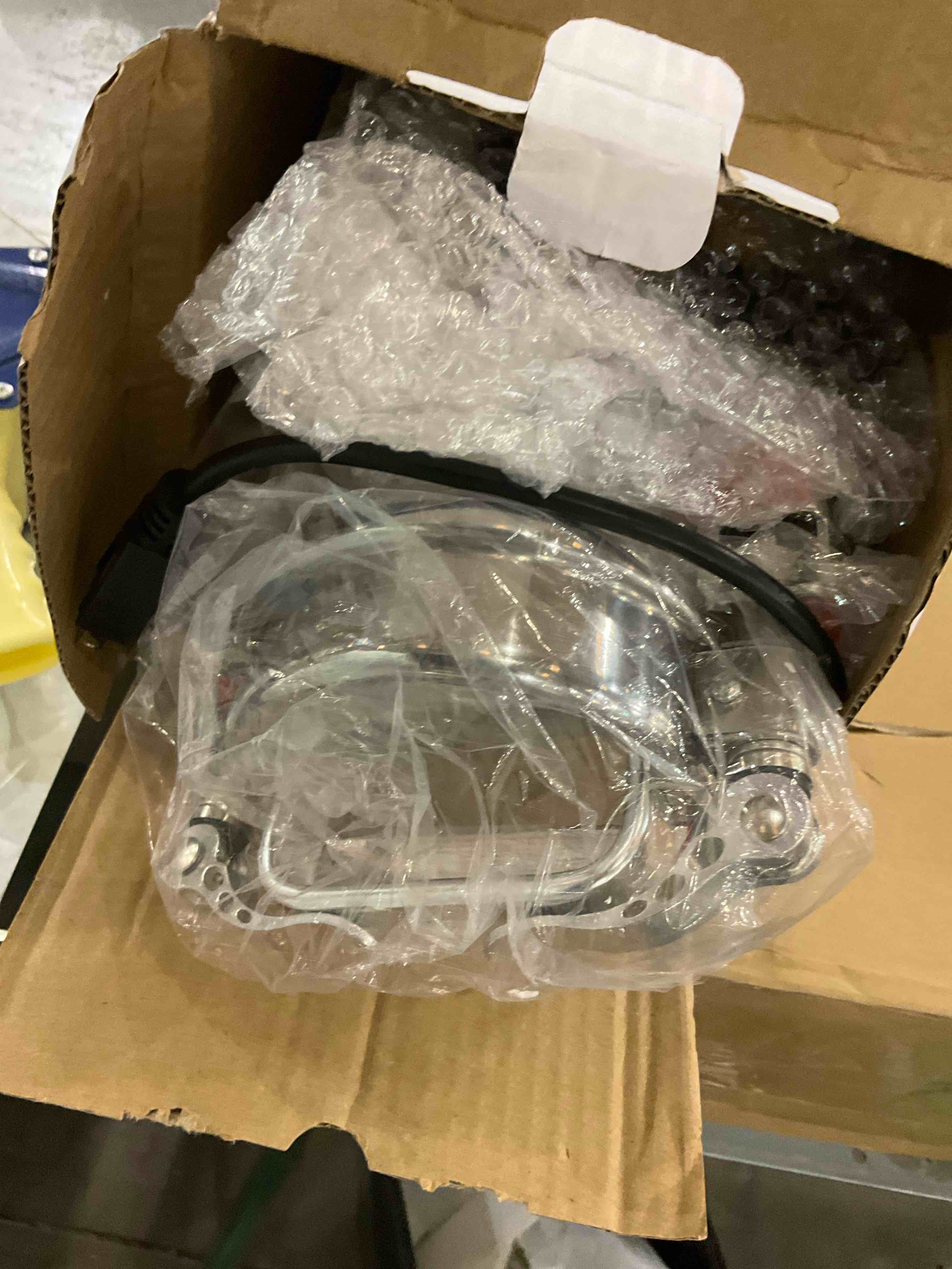https://s3.amazonaws.com/lotting-images-prod/bidfta/EXS00909177_1699995549754.jpeg