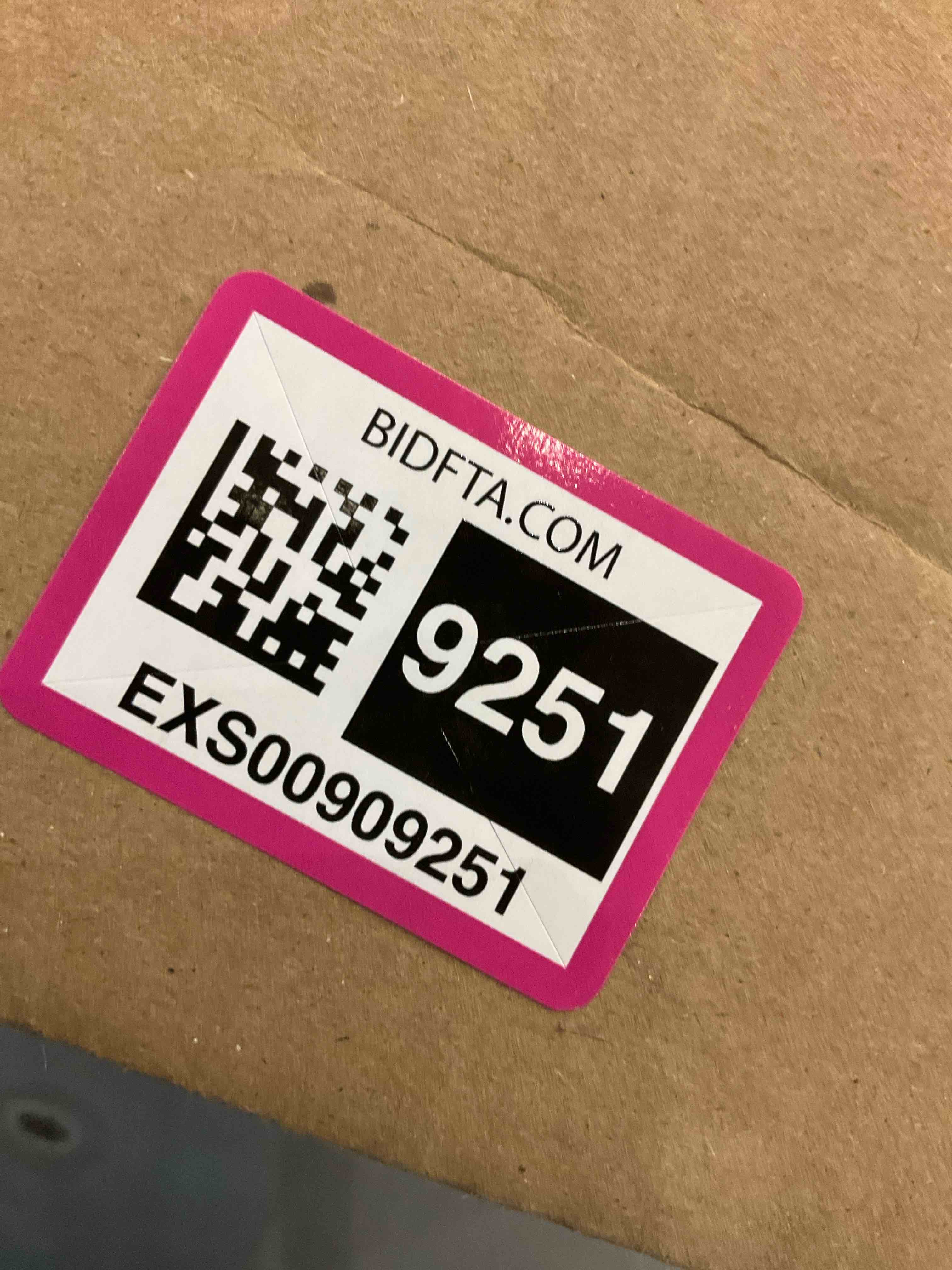 https://s3.amazonaws.com/lotting-images-prod/bidfta/EXS00909251_1700070587391.jpeg