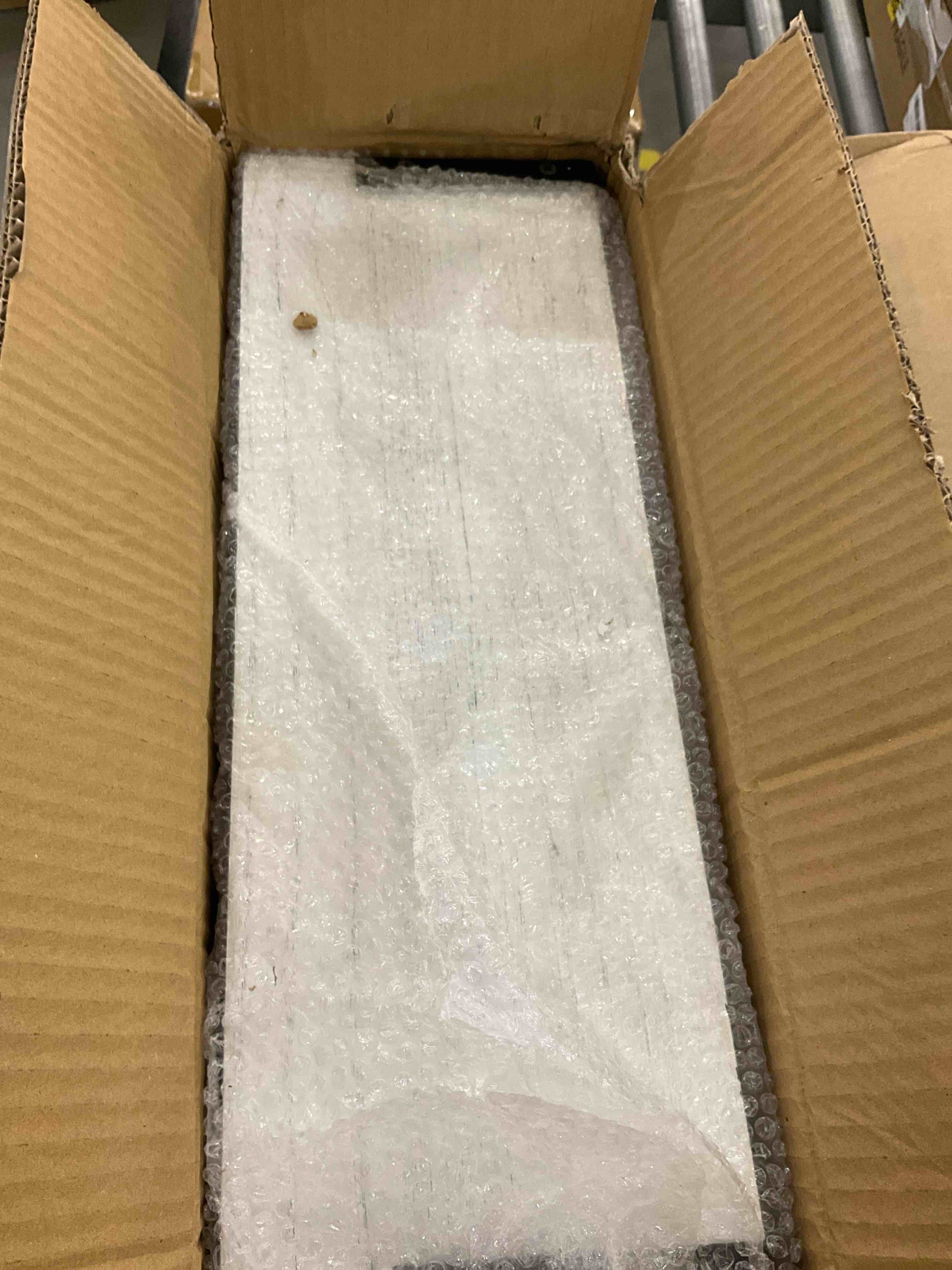 https://s3.amazonaws.com/lotting-images-prod/bidfta/EXS00909252_1700070657747.jpeg