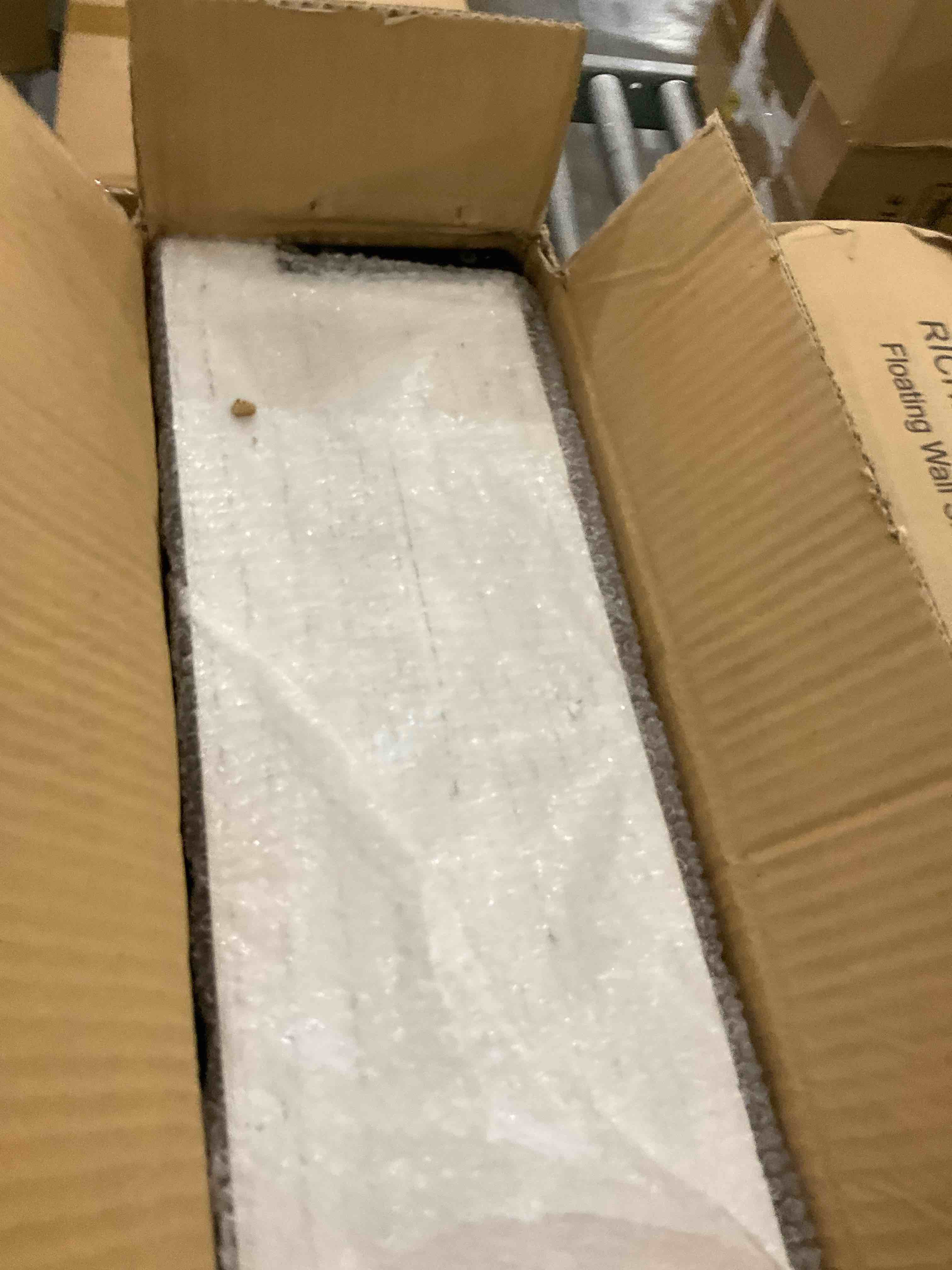 https://s3.amazonaws.com/lotting-images-prod/bidfta/EXS00909252_1700070659098.jpeg