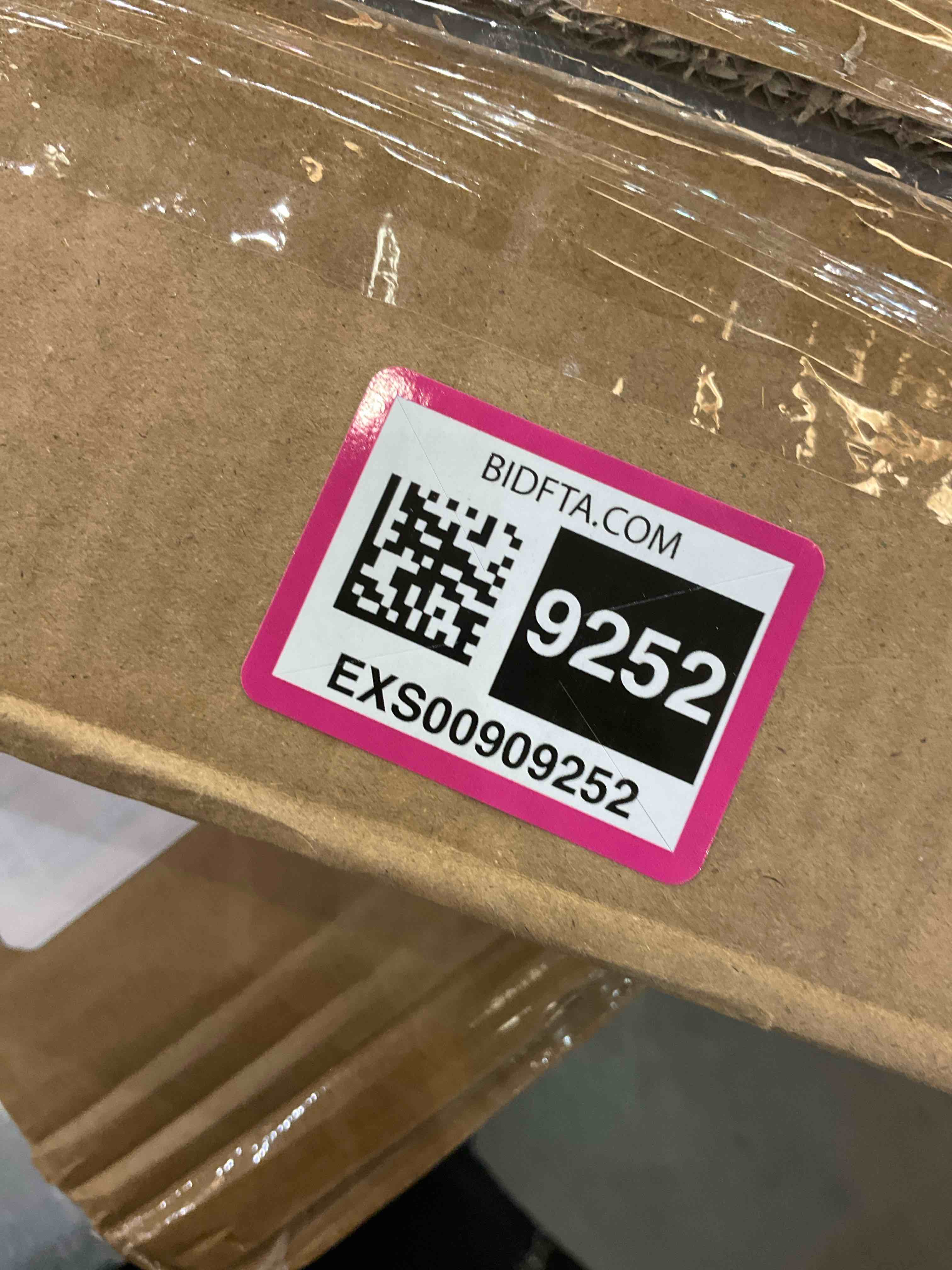 https://s3.amazonaws.com/lotting-images-prod/bidfta/EXS00909252_1700070686301.jpeg