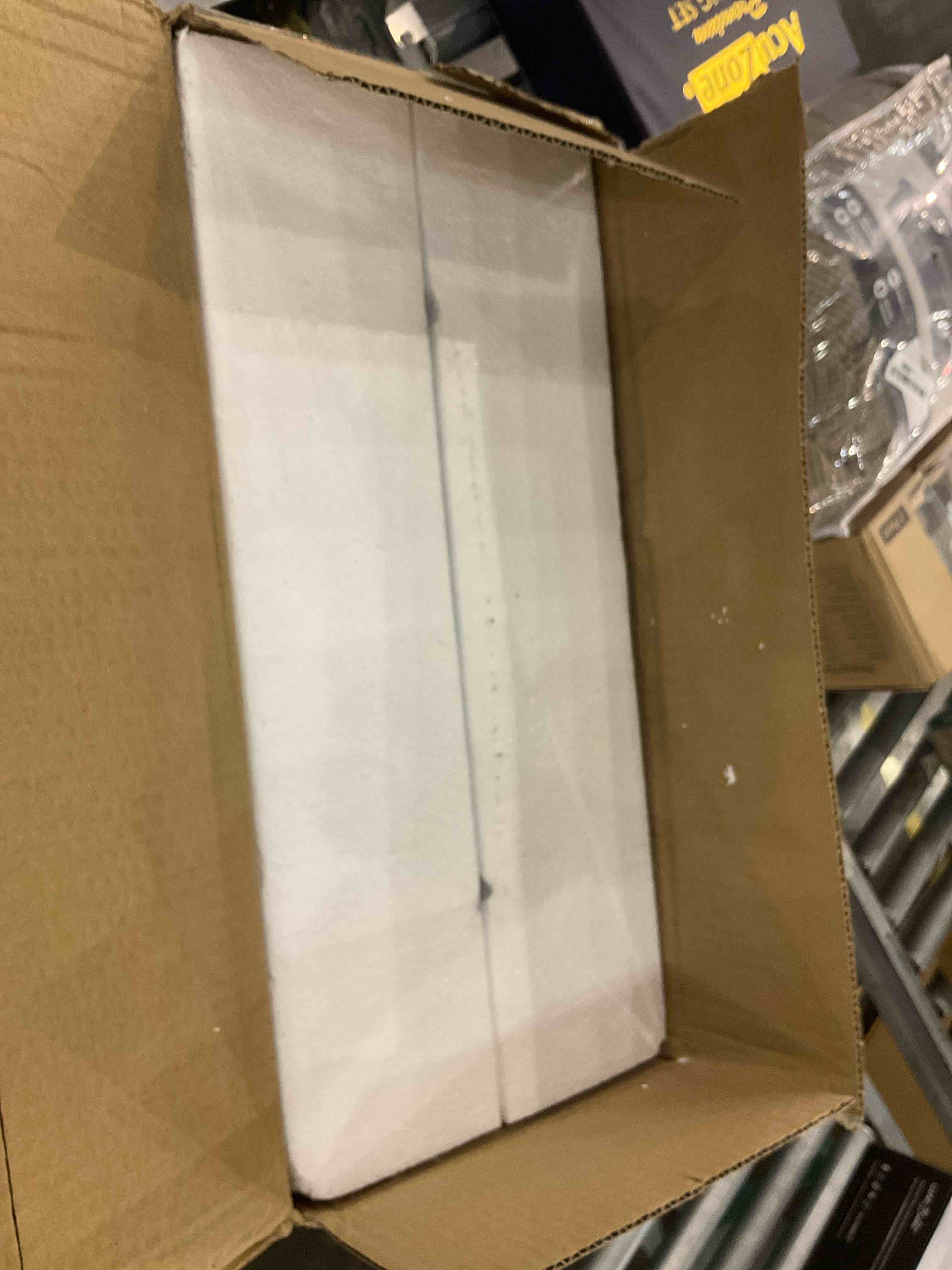 https://s3.amazonaws.com/lotting-images-prod/bidfta/EXS00909464_1700485836409.jpeg