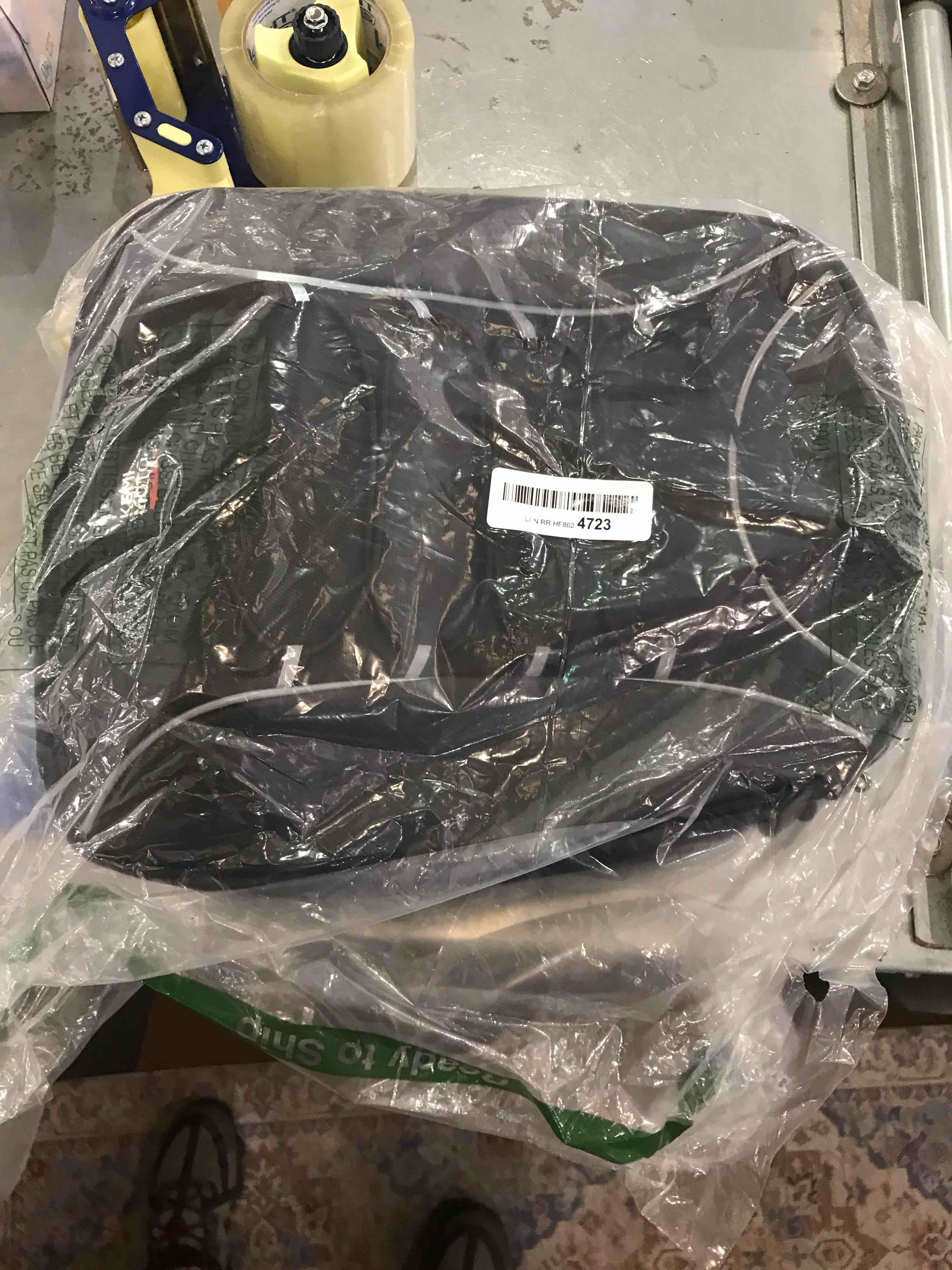 https://s3.amazonaws.com/lotting-images-prod/bidfta/EXS00909667_1701787153728.jpeg