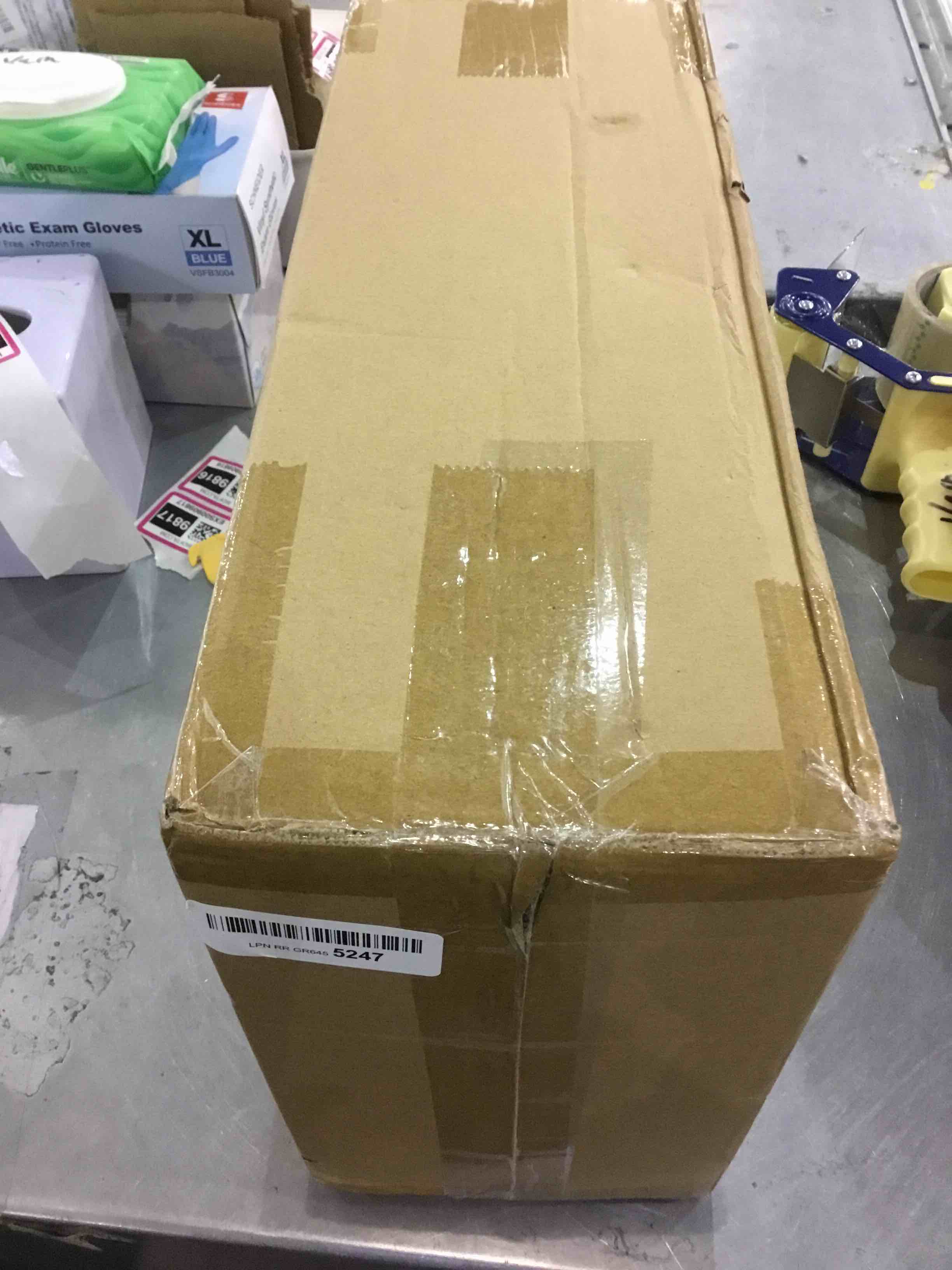 https://s3.amazonaws.com/lotting-images-prod/bidfta/EXS00909817_1701864918529.jpeg