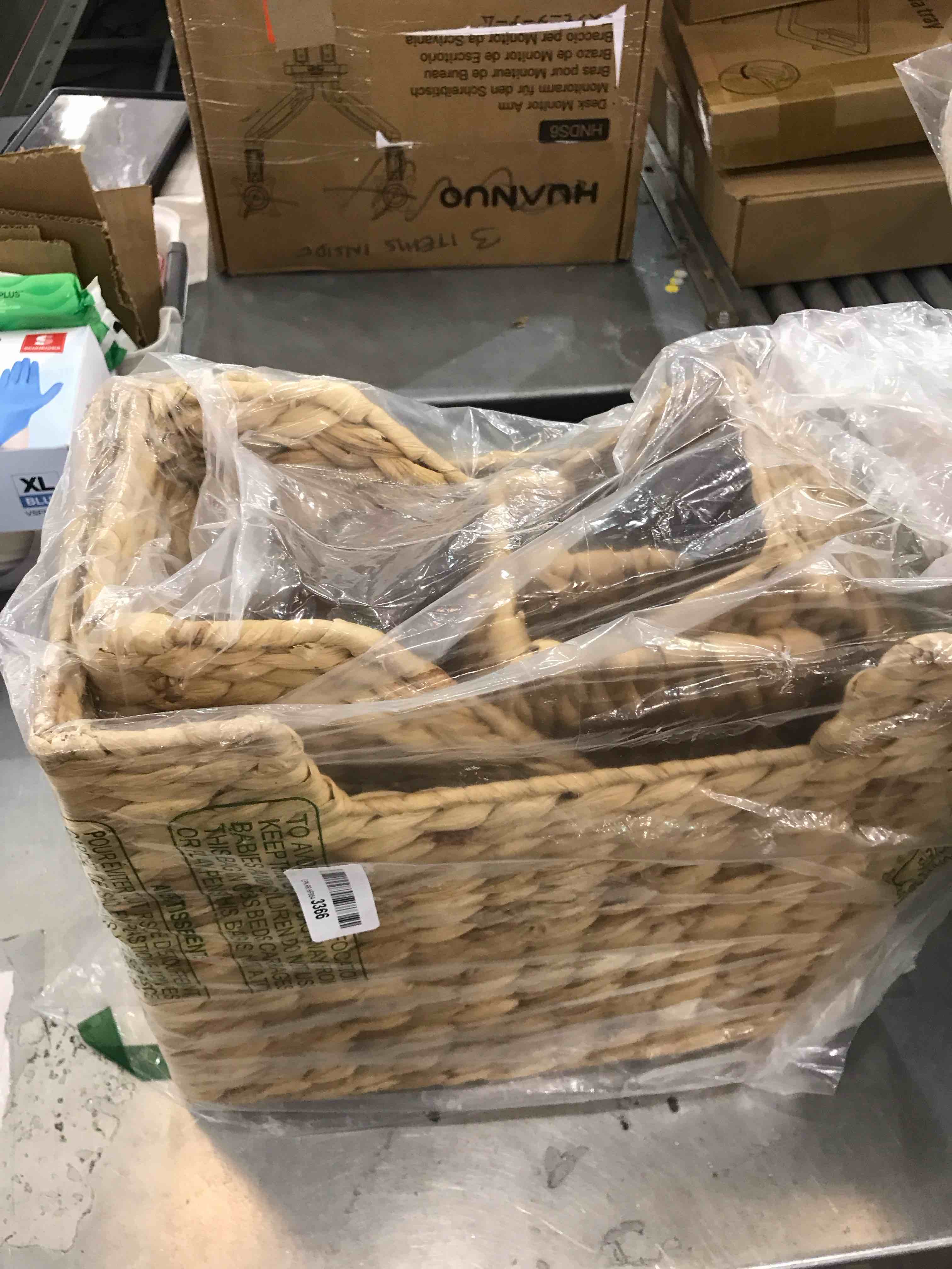 https://s3.amazonaws.com/lotting-images-prod/bidfta/EXS00909935_1701887024701.jpeg