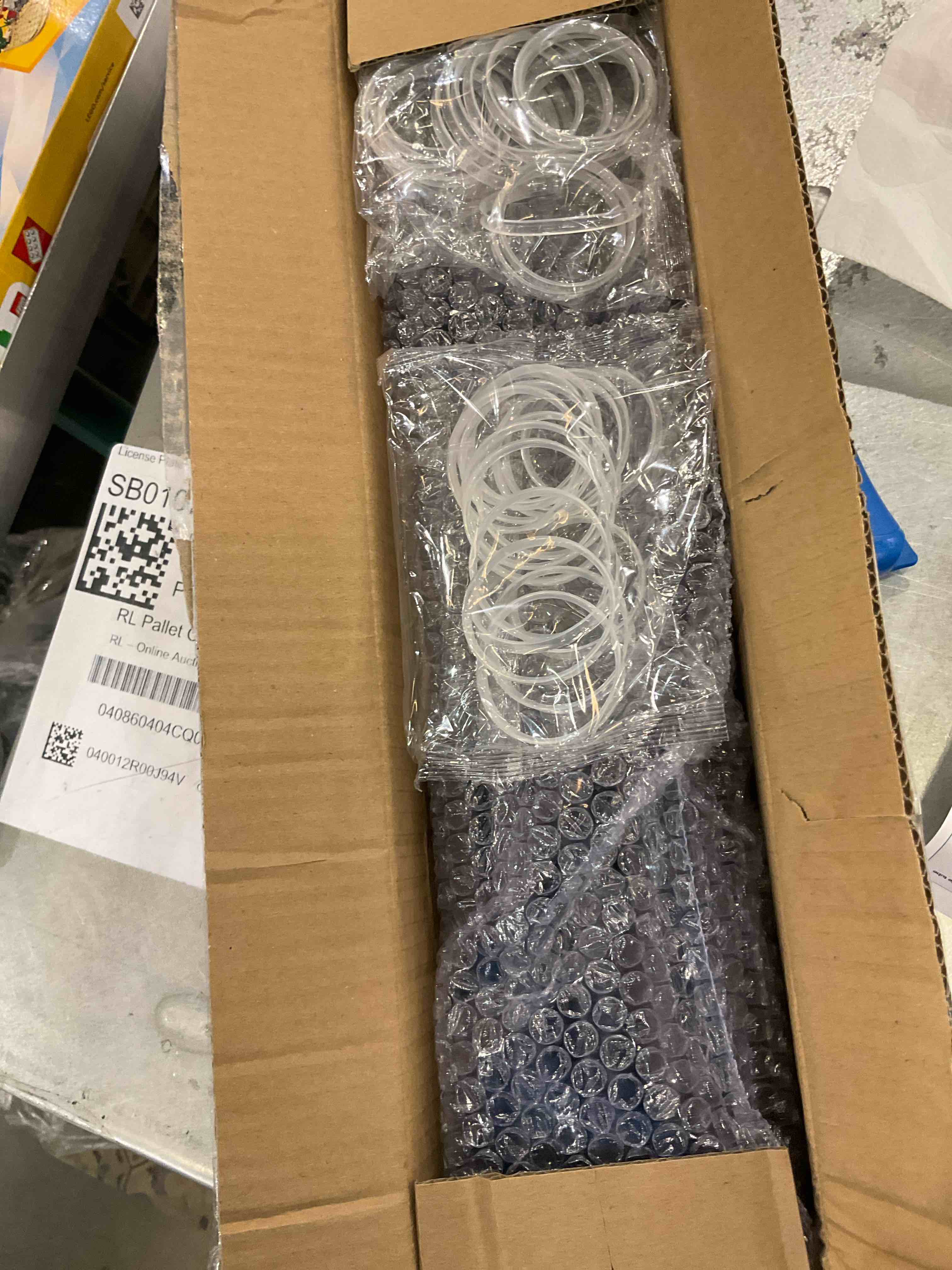 https://s3.amazonaws.com/lotting-images-prod/bidfta/EXS00910162_1702579603110.jpeg