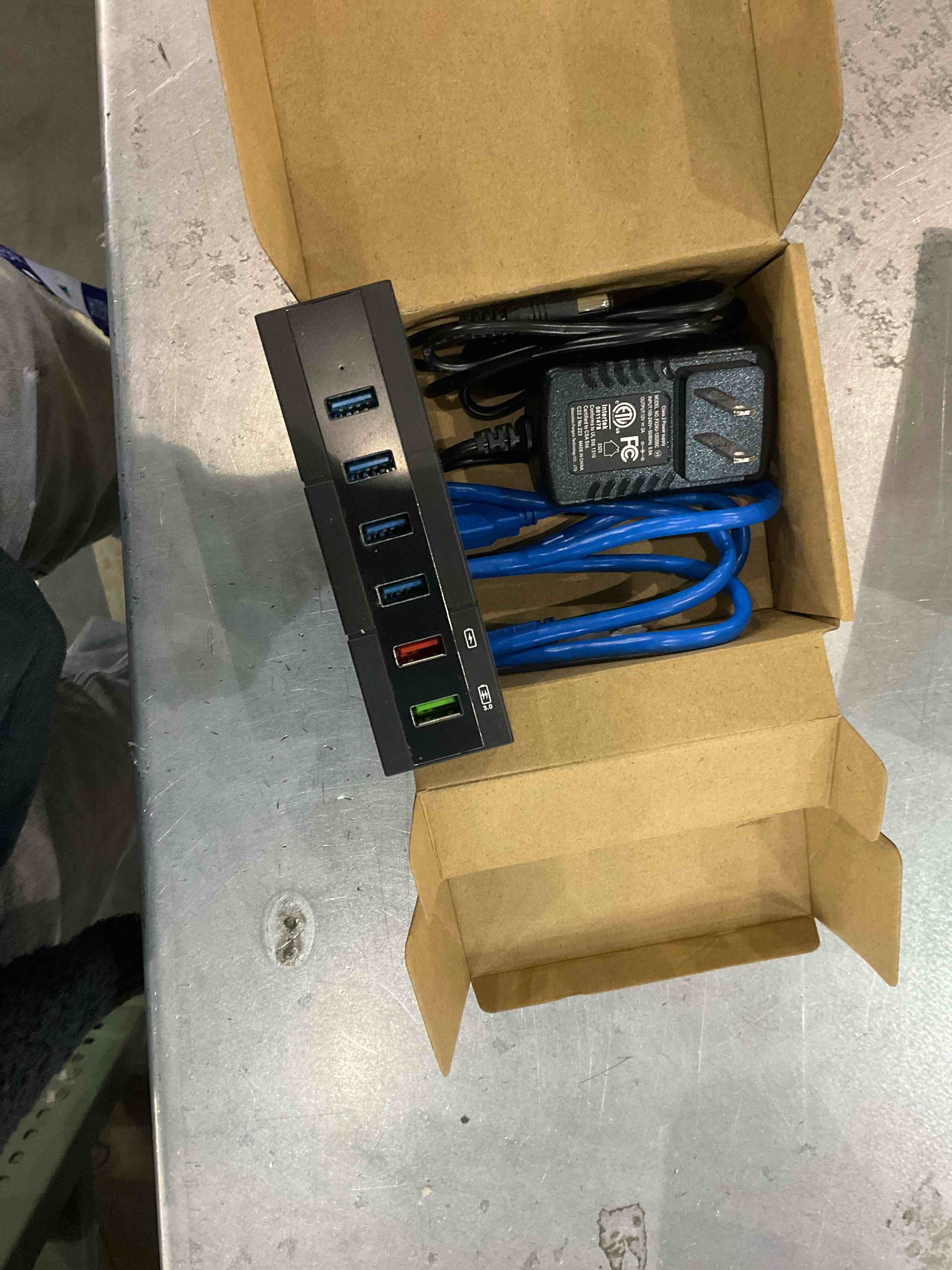 https://s3.amazonaws.com/lotting-images-prod/bidfta/EXS00910431_1702901558952.jpeg