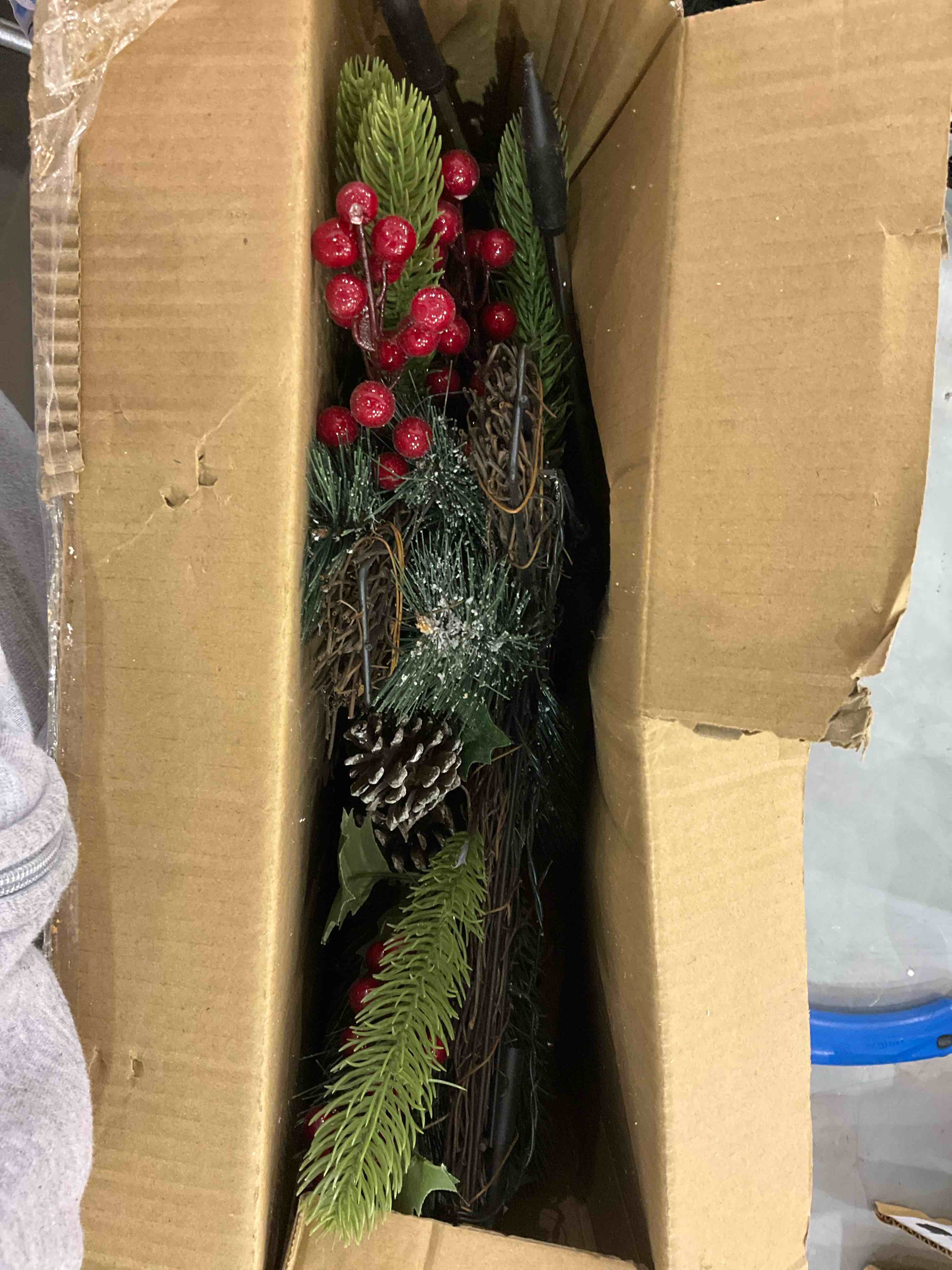 https://s3.amazonaws.com/lotting-images-prod/bidfta/EXS00910941_1702651505231.jpeg