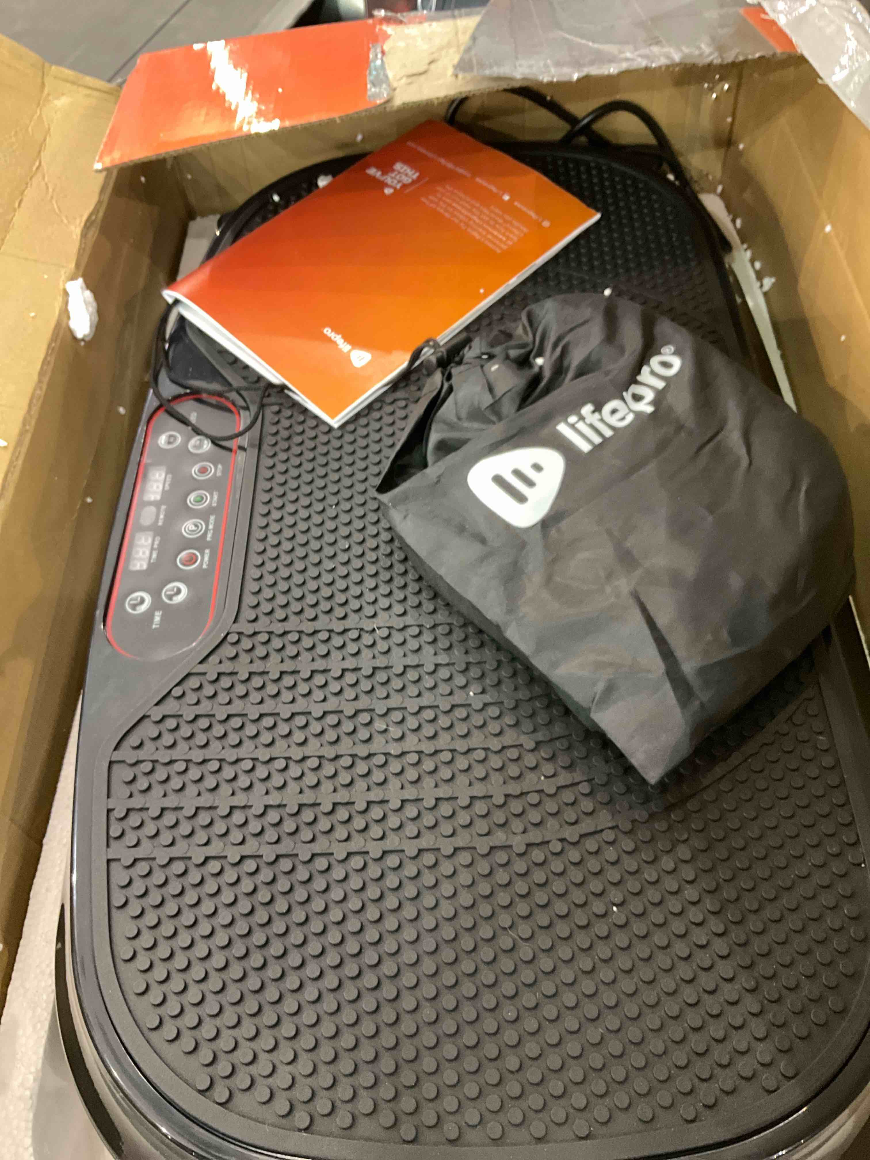 https://s3.amazonaws.com/lotting-images-prod/bidfta/EXS00911220_1704832571576.jpeg