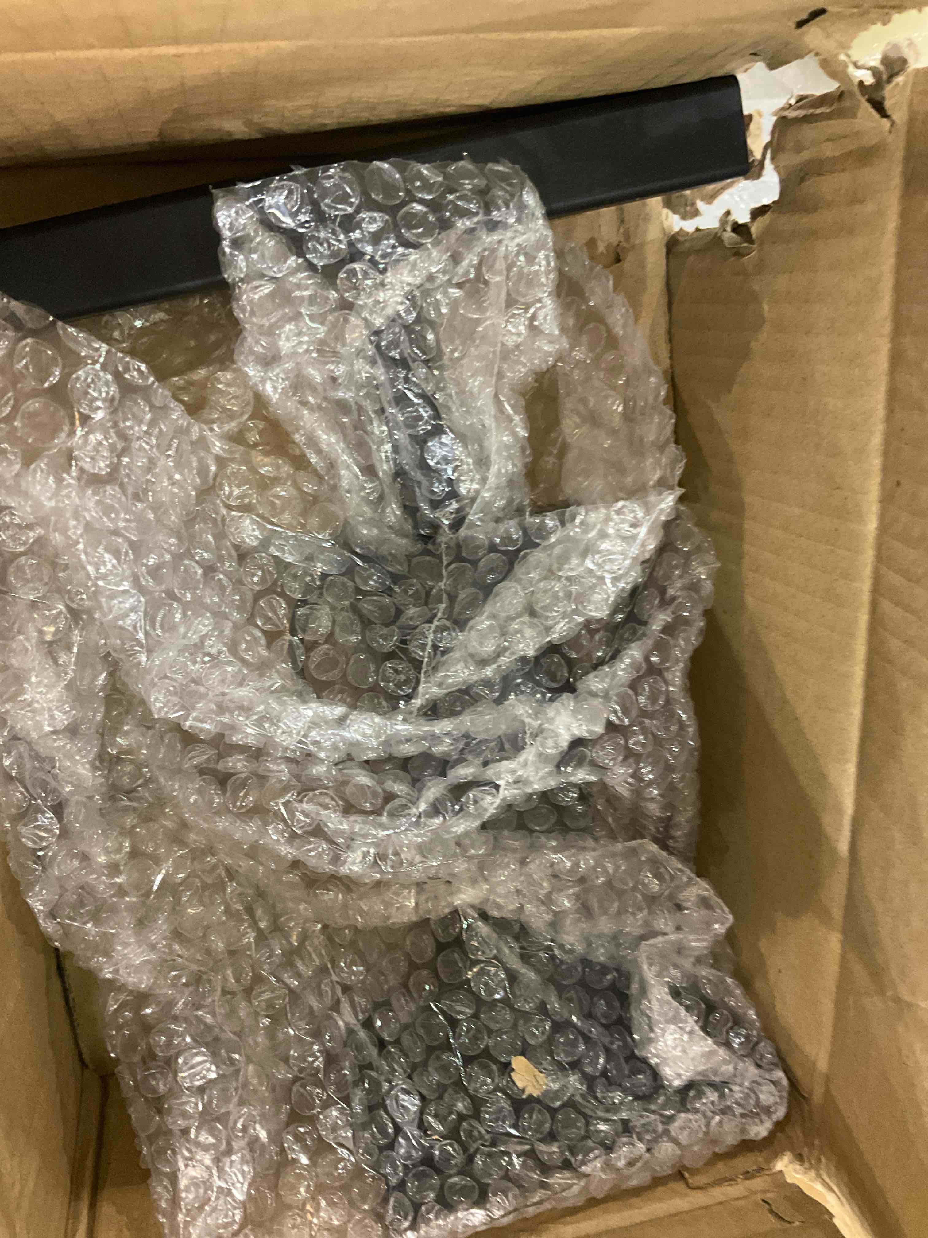 https://s3.amazonaws.com/lotting-images-prod/bidfta/EXS00911576_1701790377502.jpeg