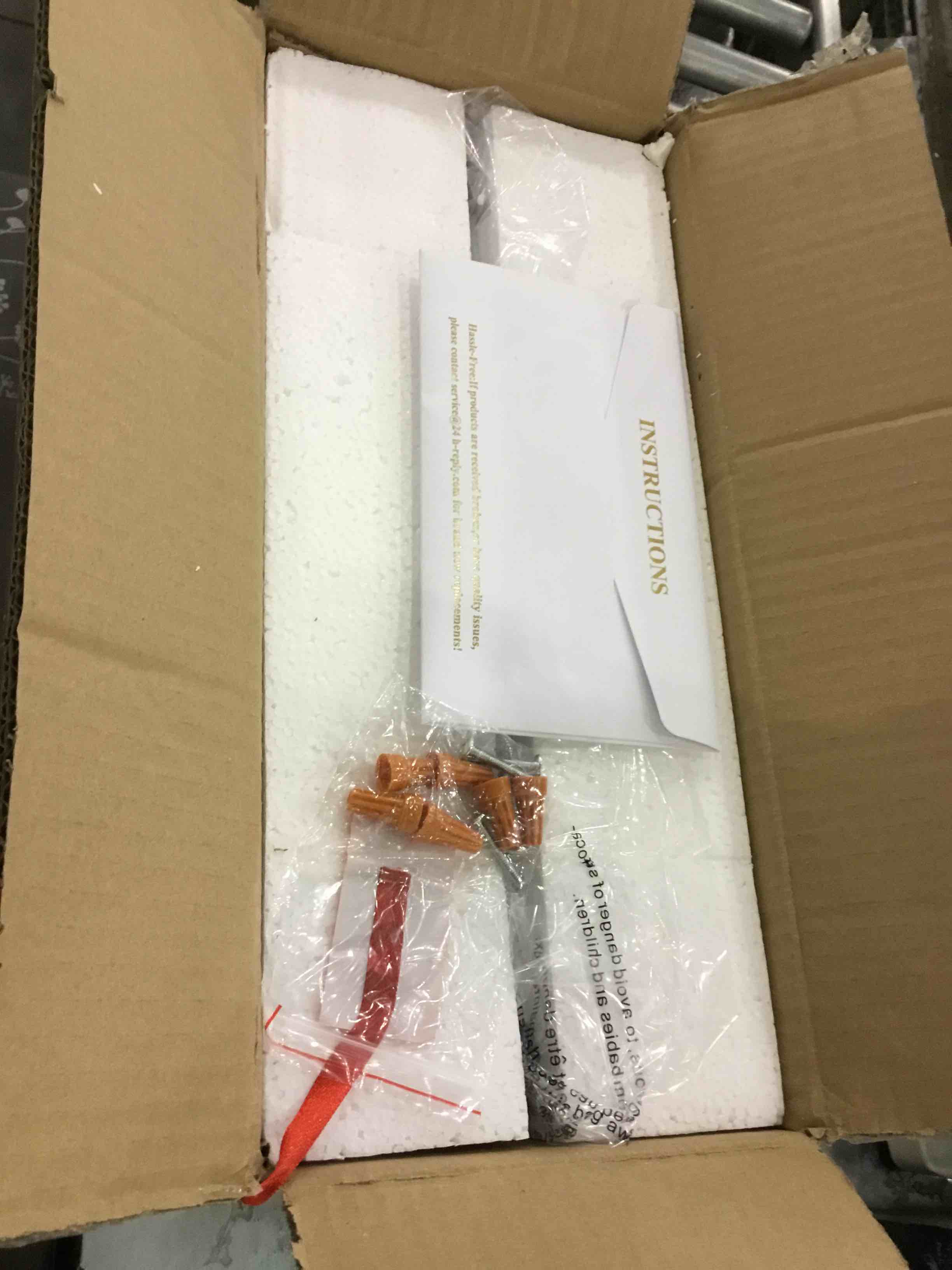 https://s3.amazonaws.com/lotting-images-prod/bidfta/EXS00912172_1702905834148.jpeg