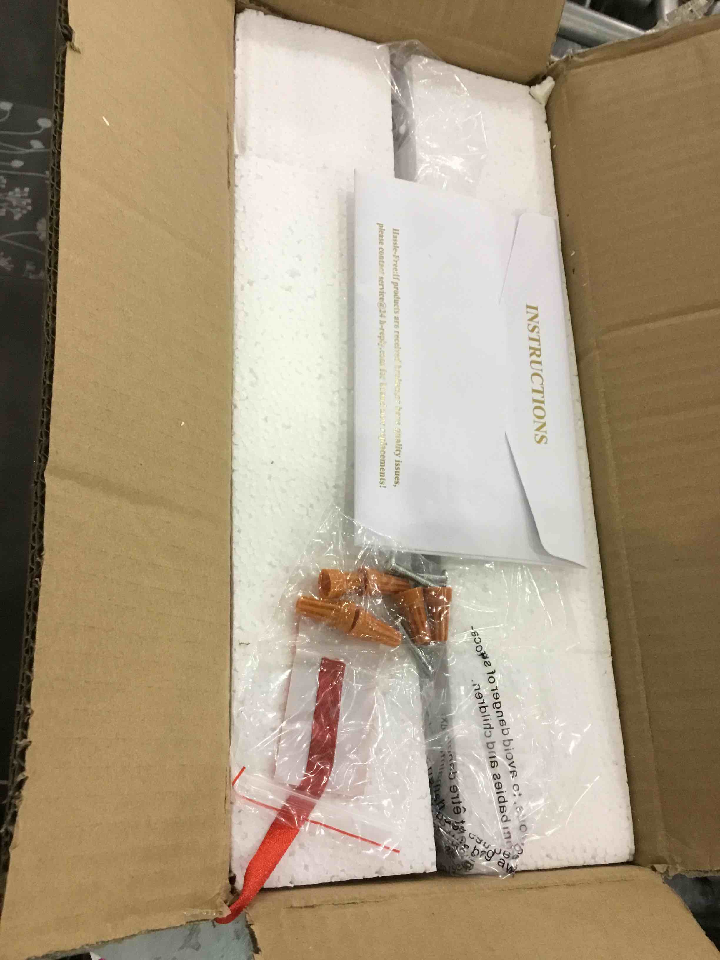 https://s3.amazonaws.com/lotting-images-prod/bidfta/EXS00912172_1702905835707.jpeg