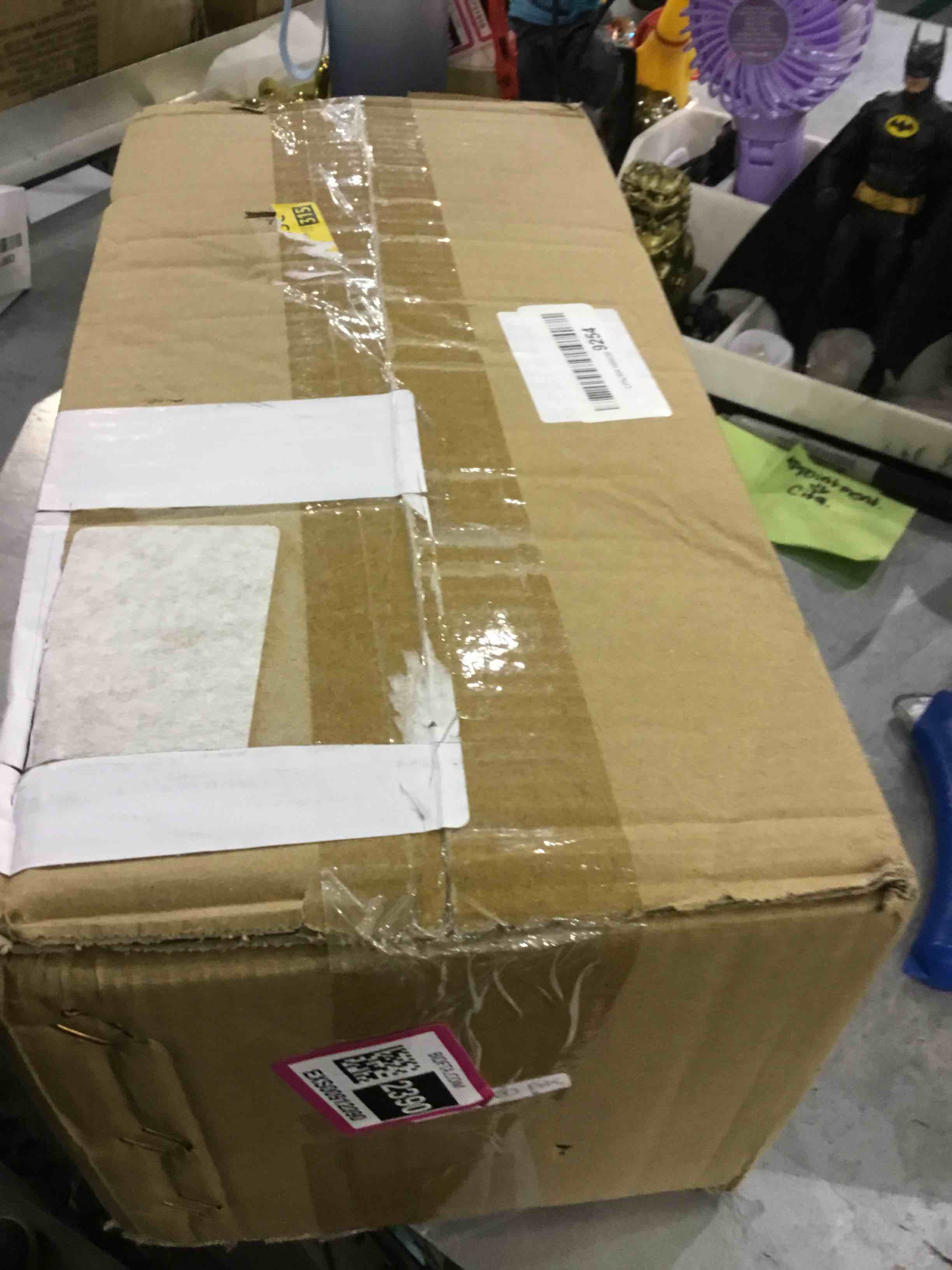 https://s3.amazonaws.com/lotting-images-prod/bidfta/EXS00912390_1702992171046.jpeg
