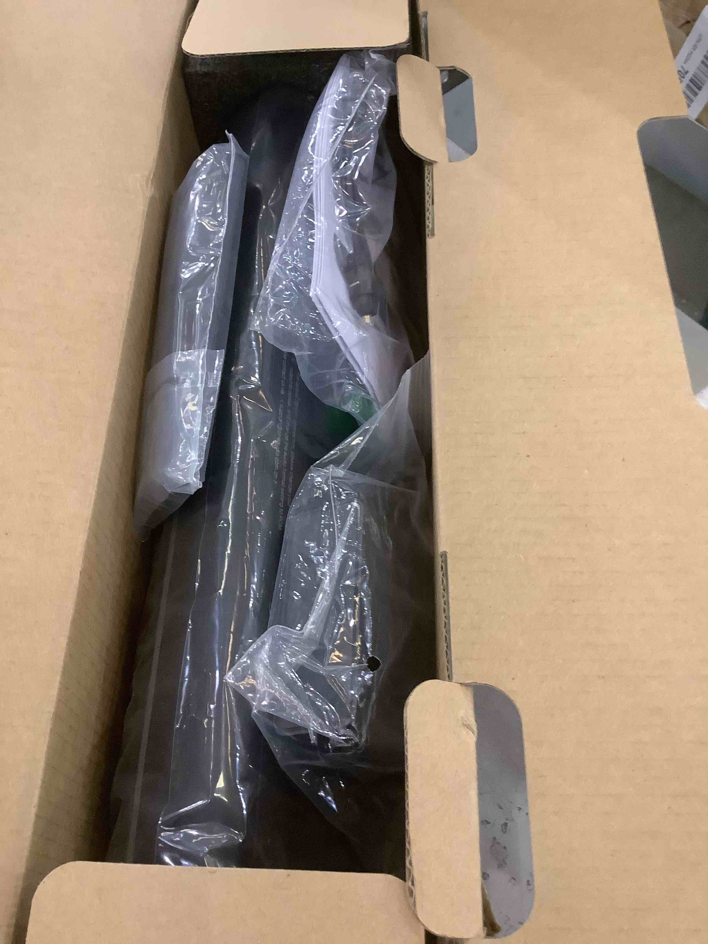 https://s3.amazonaws.com/lotting-images-prod/bidfta/EXS00912801_1704739188744.jpeg
