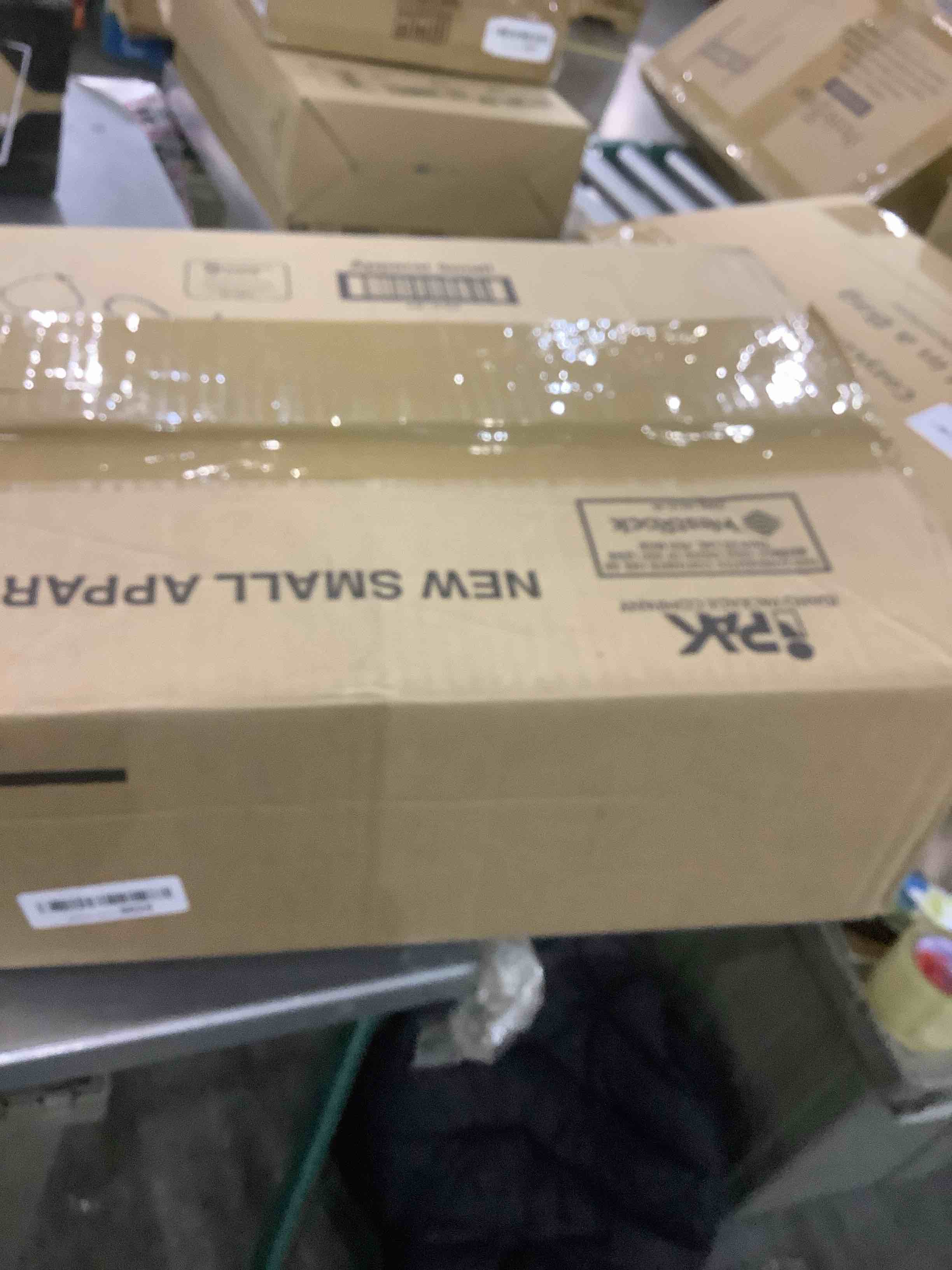 https://s3.amazonaws.com/lotting-images-prod/bidfta/EXS00912895_1704807492203.jpeg