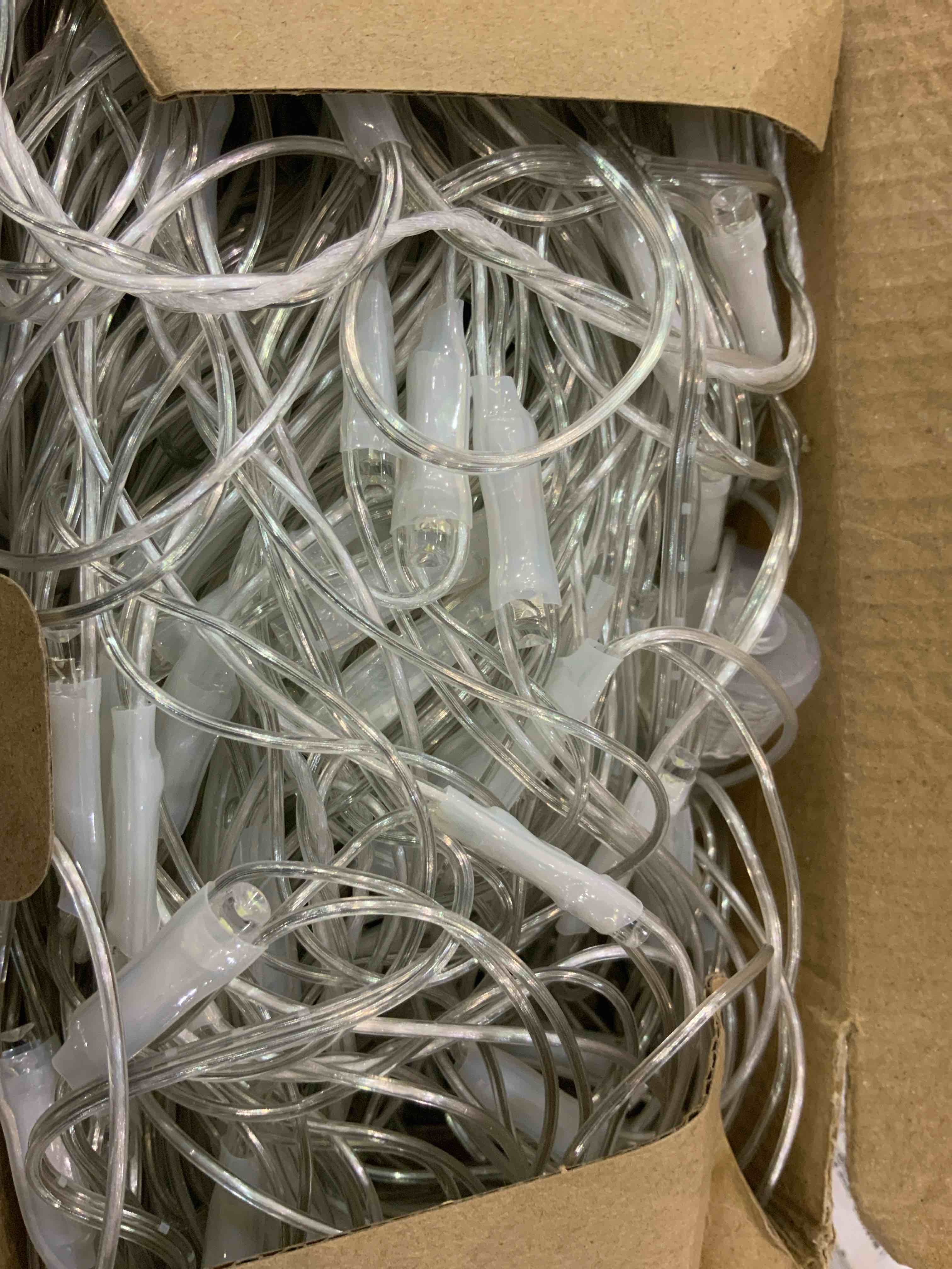 https://s3.amazonaws.com/lotting-images-prod/bidfta/EXS00913415_1701979138051.jpeg