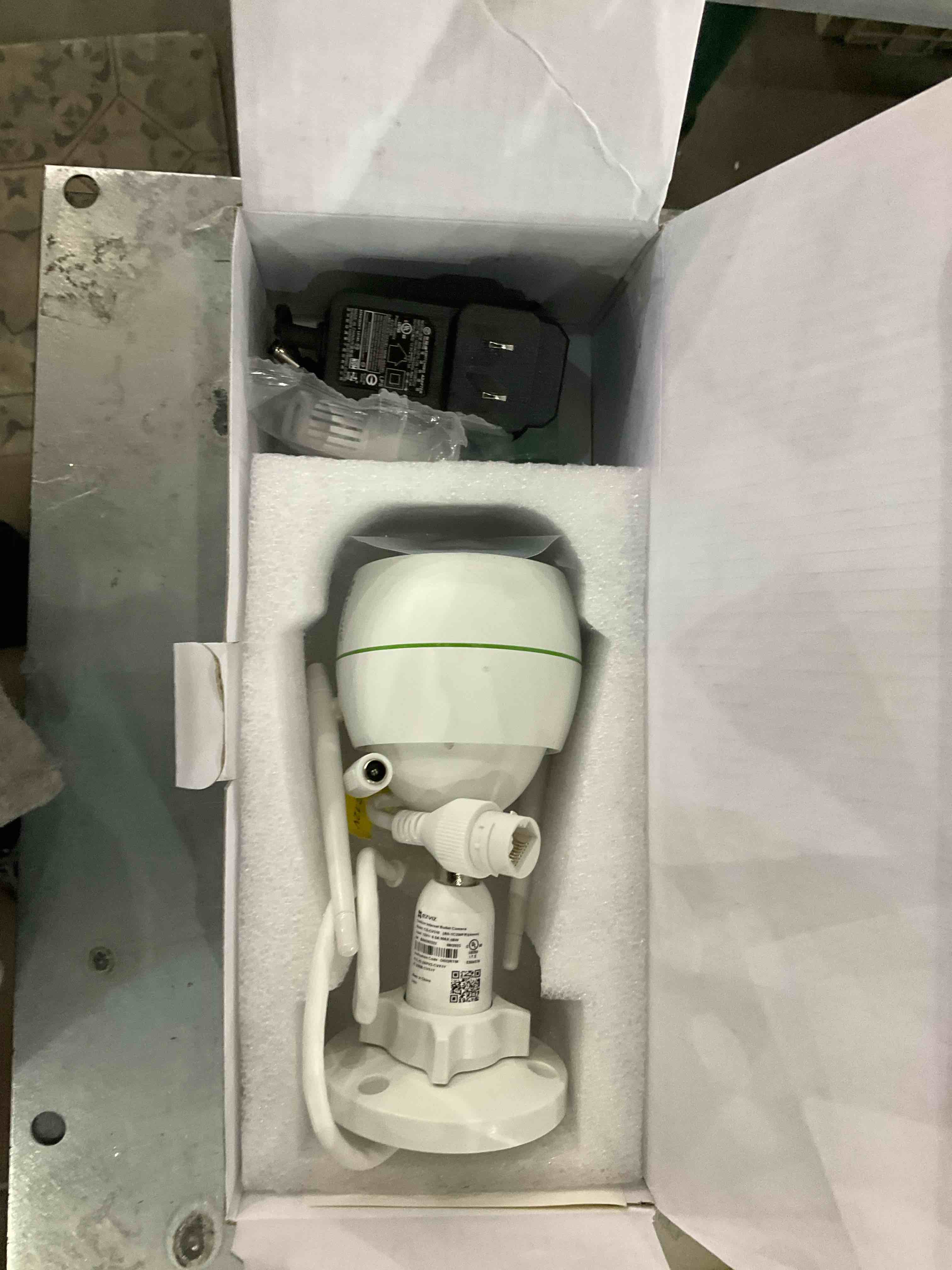 https://s3.amazonaws.com/lotting-images-prod/bidfta/EXS00913999_1701264690671.jpeg