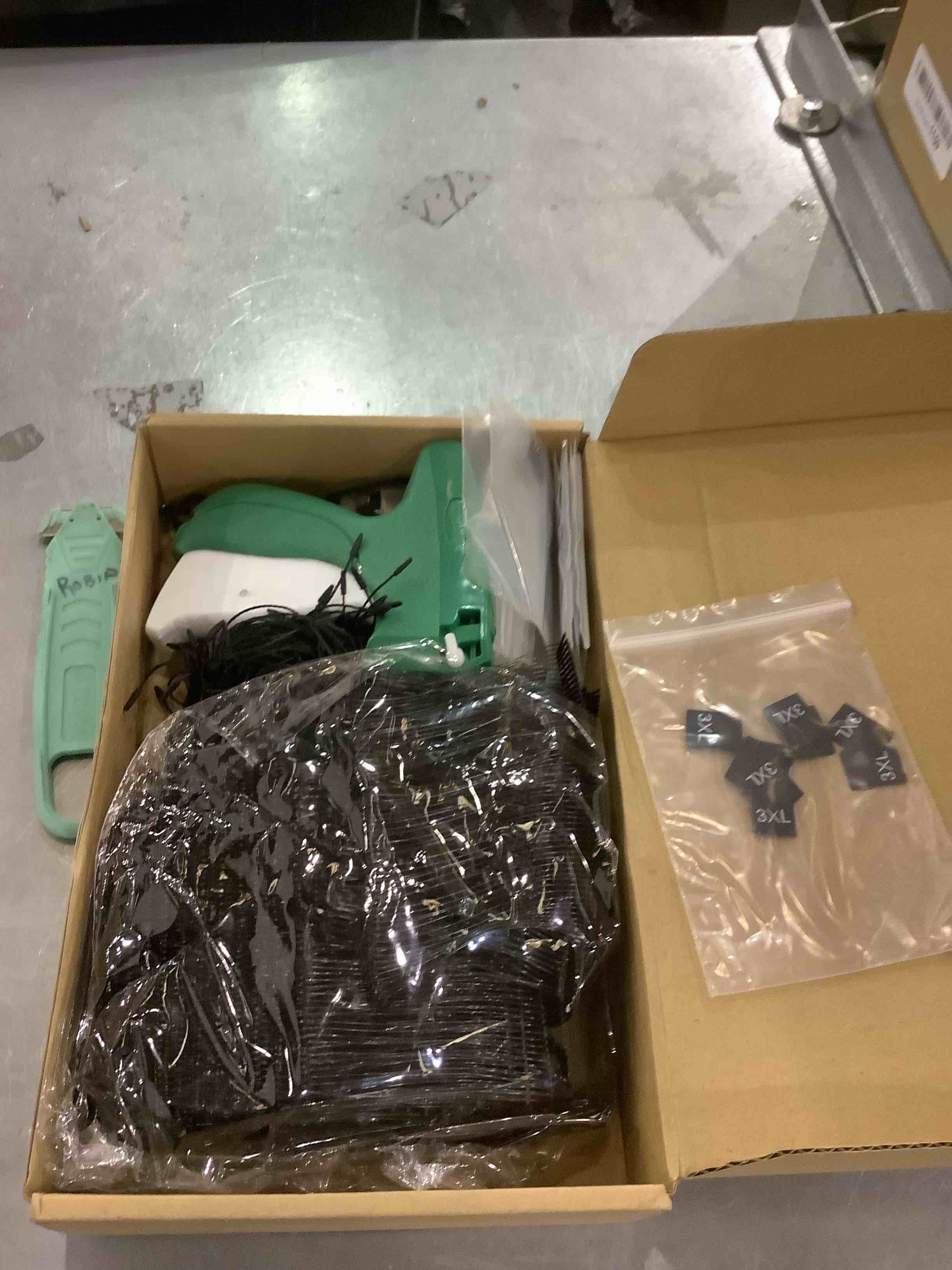 https://s3.amazonaws.com/lotting-images-prod/bidfta/EXS00914106_1701449447215.jpeg