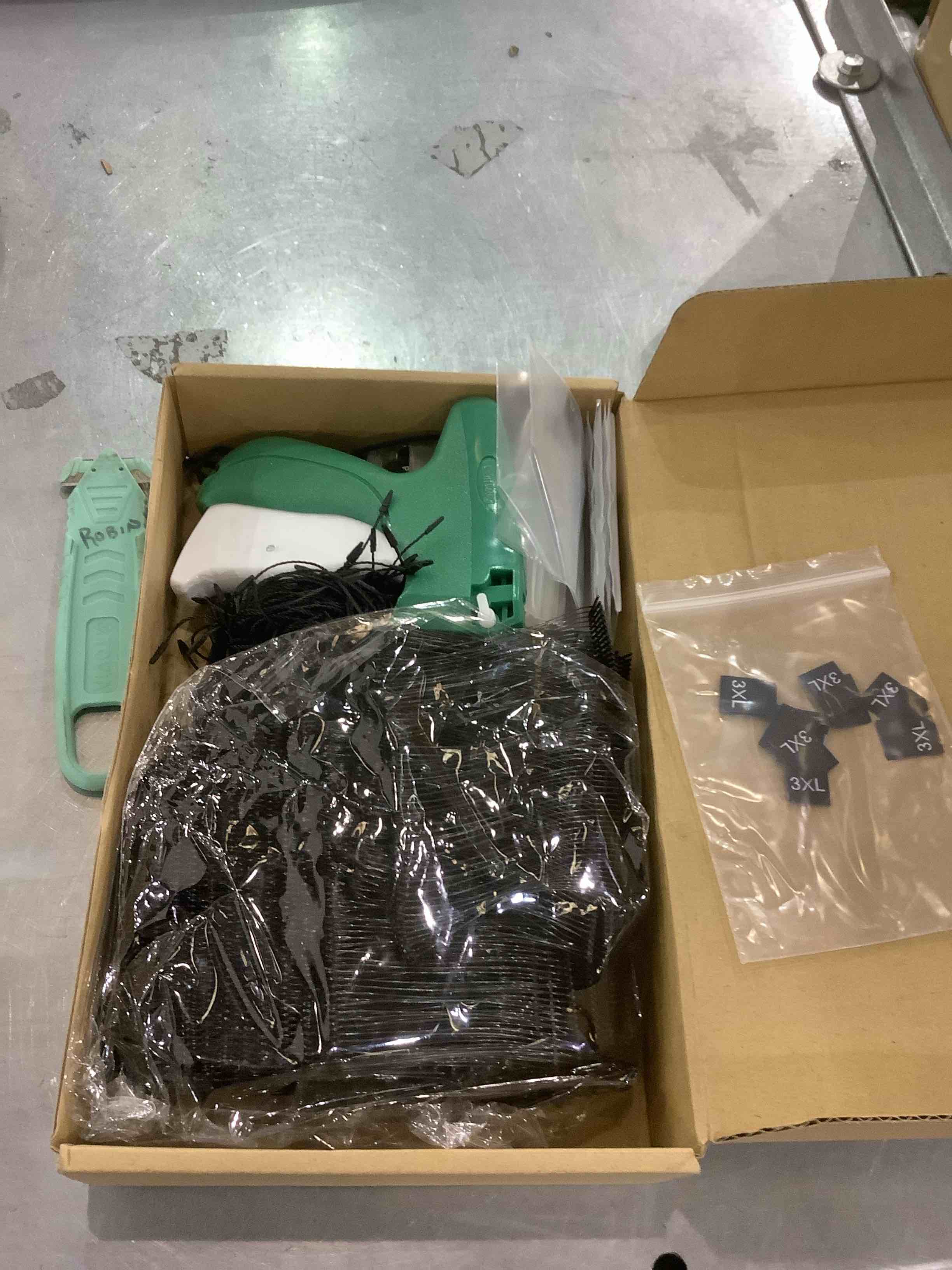https://s3.amazonaws.com/lotting-images-prod/bidfta/EXS00914106_1701449448271.jpeg