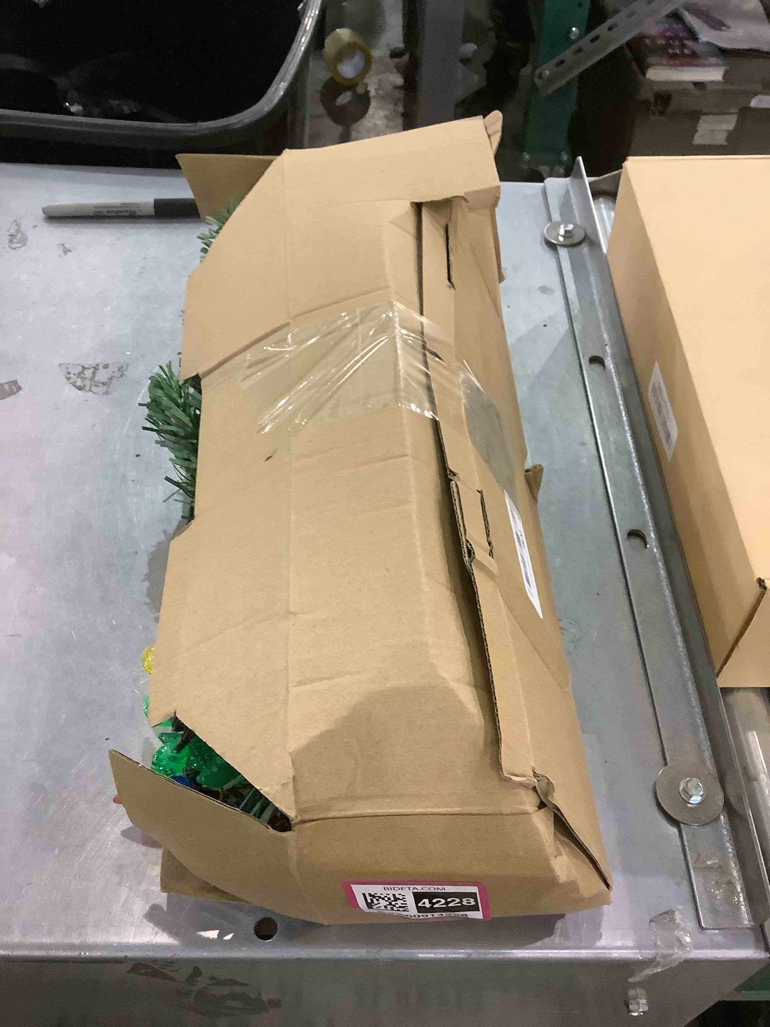 https://s3.amazonaws.com/lotting-images-prod/bidfta/EXS00914228_1701696927362.jpeg
