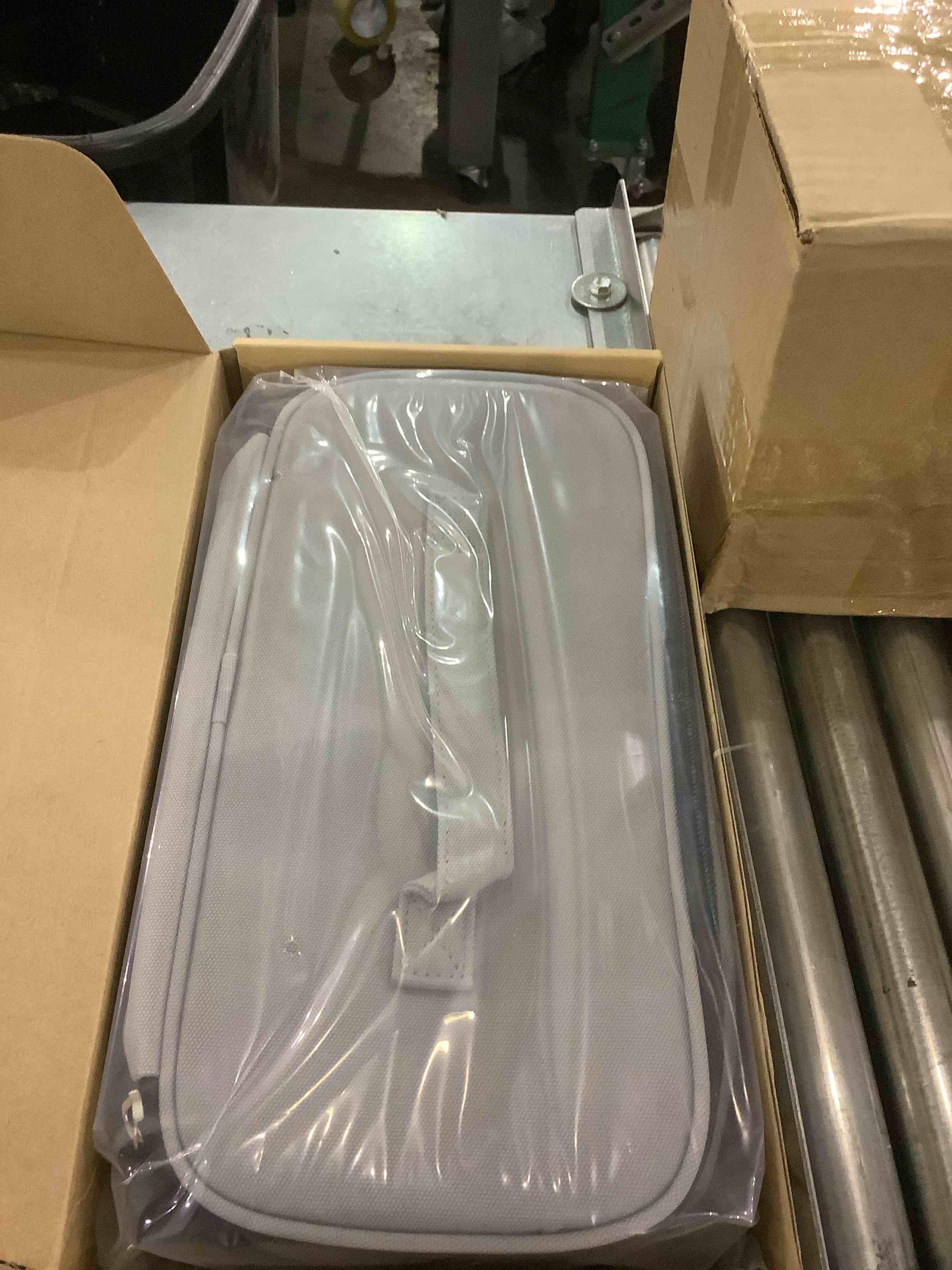 https://s3.amazonaws.com/lotting-images-prod/bidfta/EXS00914229_1701696976178.jpeg
