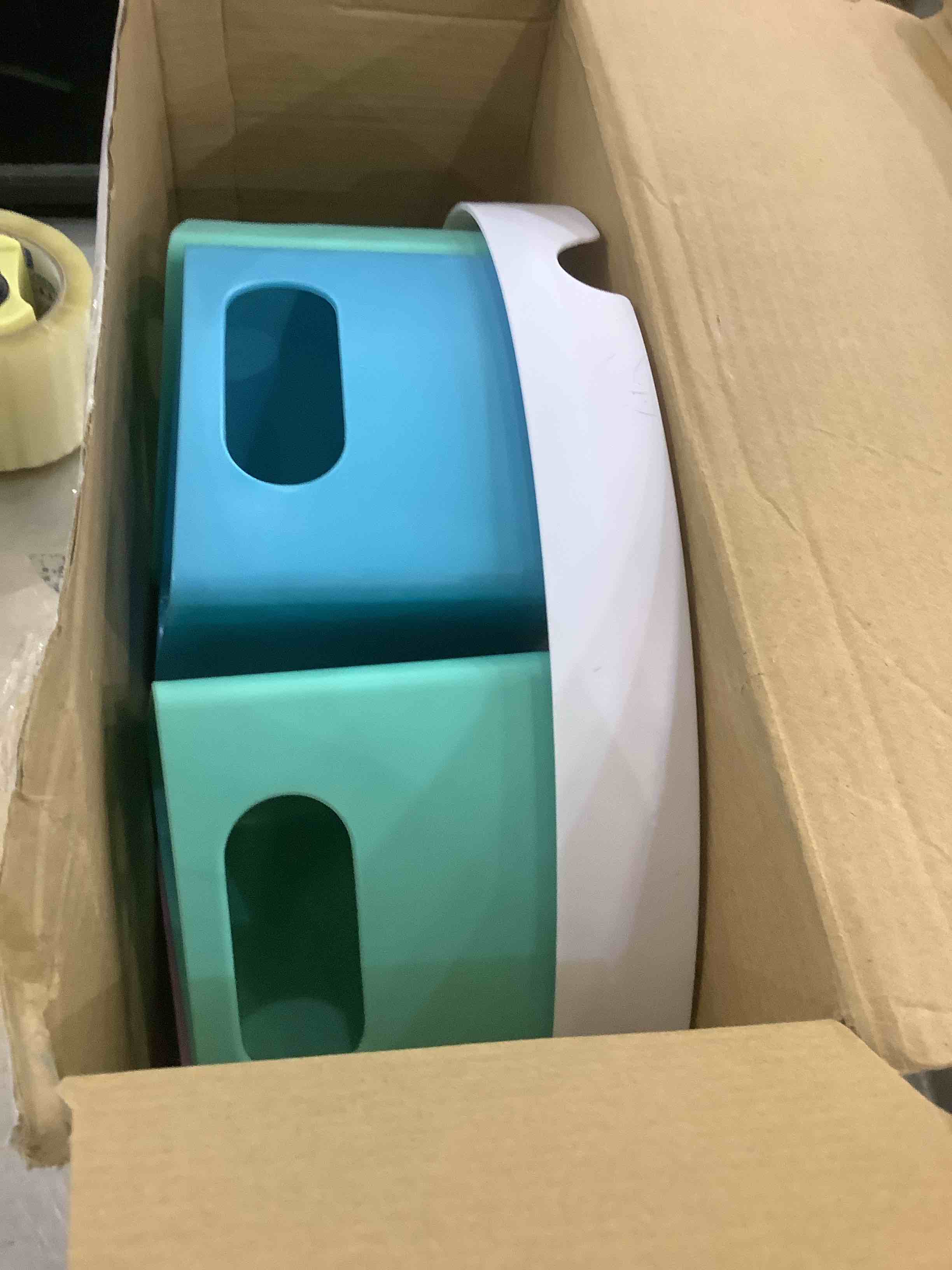 https://s3.amazonaws.com/lotting-images-prod/bidfta/EXS00914318_1701712861633.jpeg