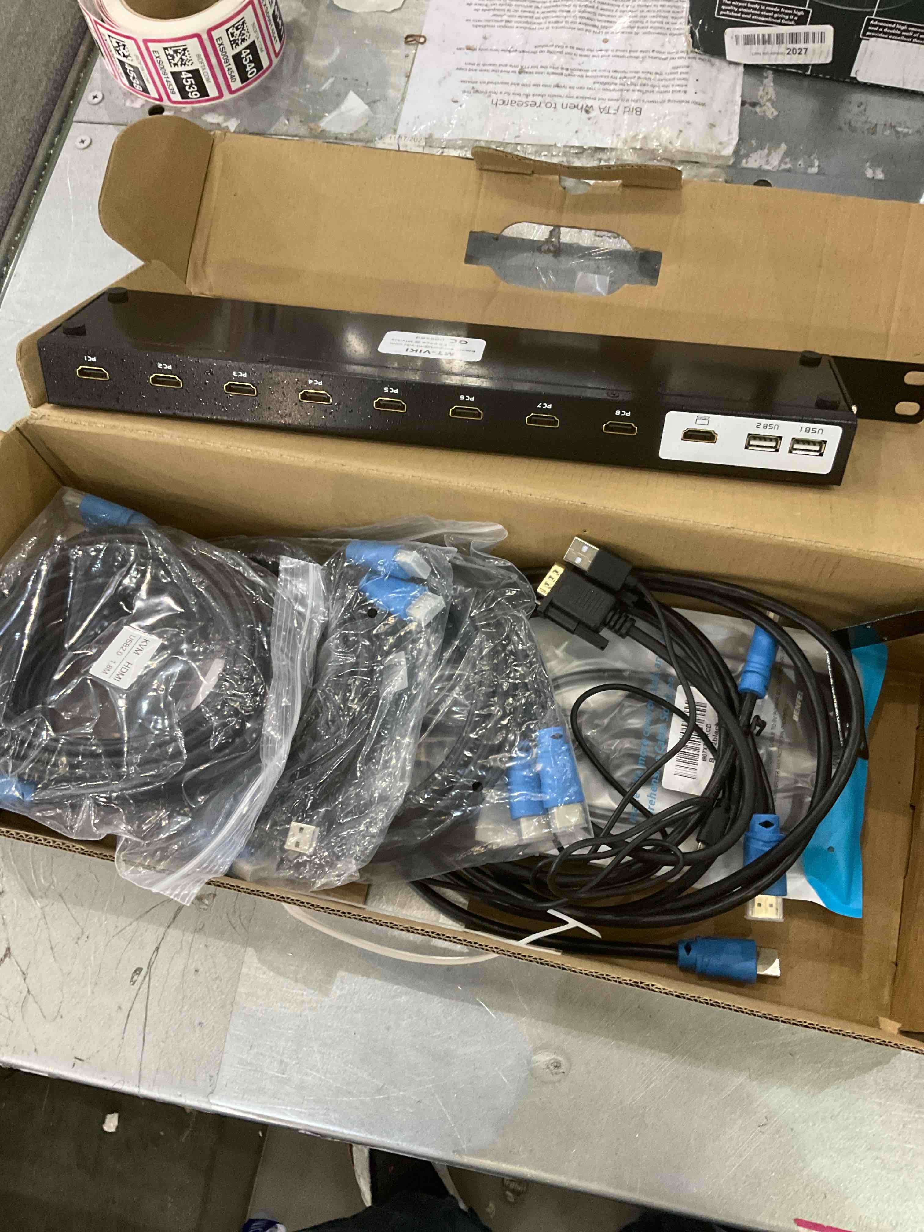 https://s3.amazonaws.com/lotting-images-prod/bidfta/EXS00914502_1702479401261.jpeg