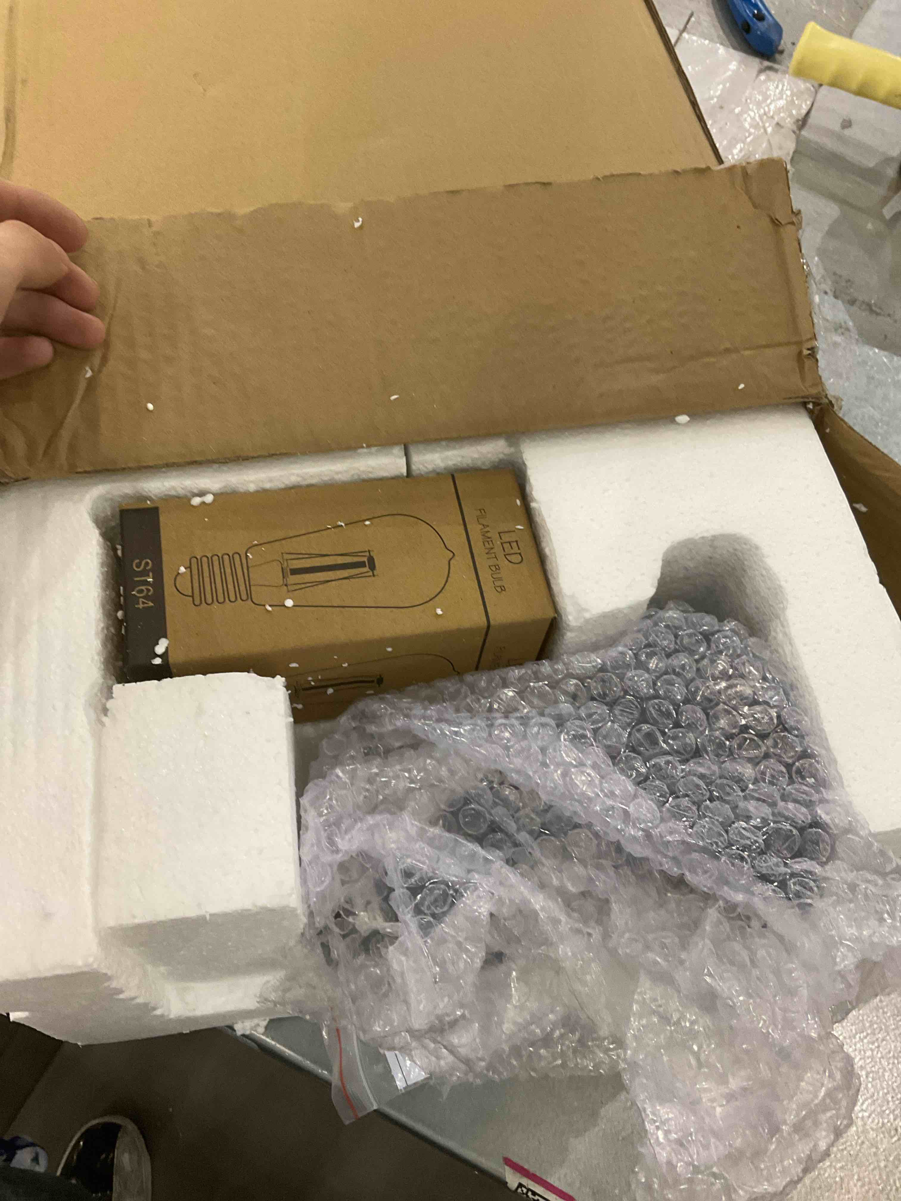 https://s3.amazonaws.com/lotting-images-prod/bidfta/EXS00914517_1702479301138.jpeg