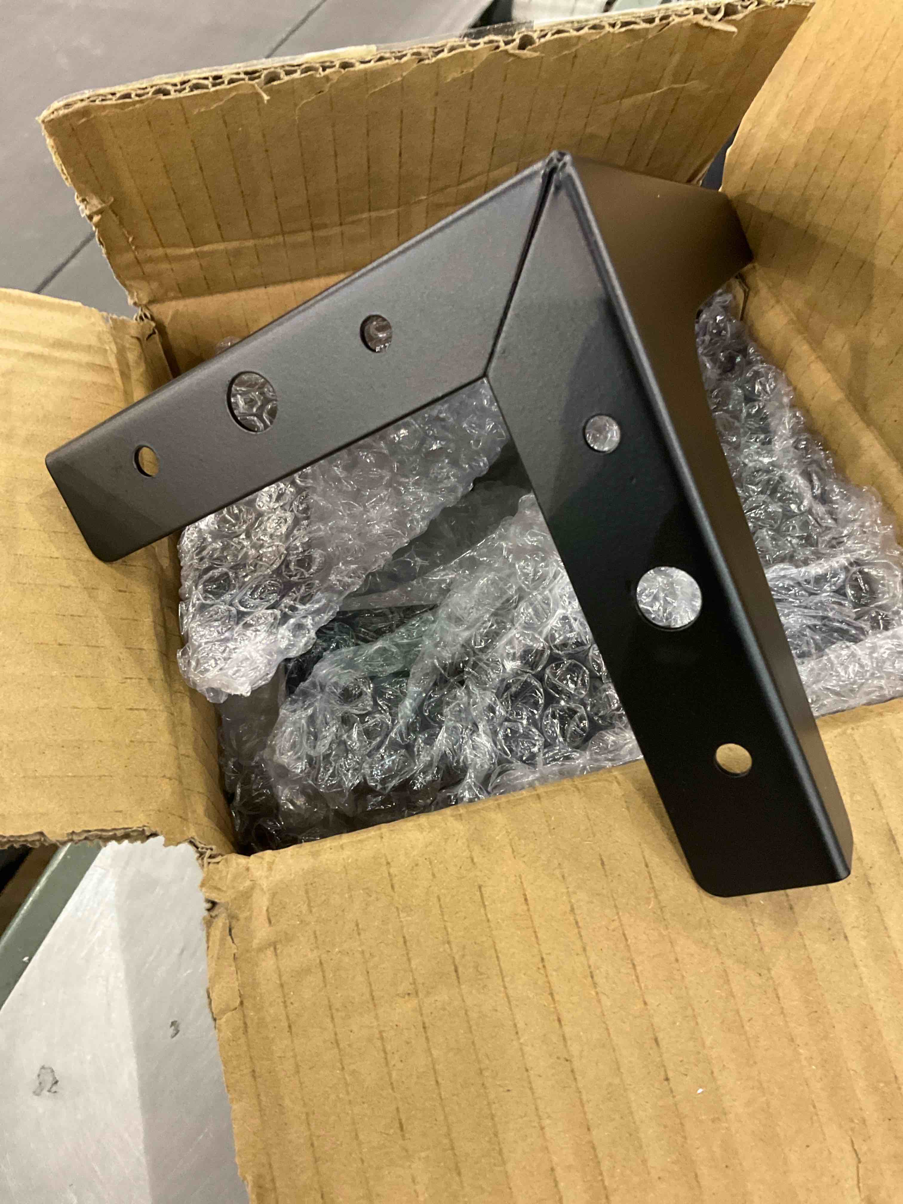 https://s3.amazonaws.com/lotting-images-prod/bidfta/EXS00915553_1701955312938.jpeg