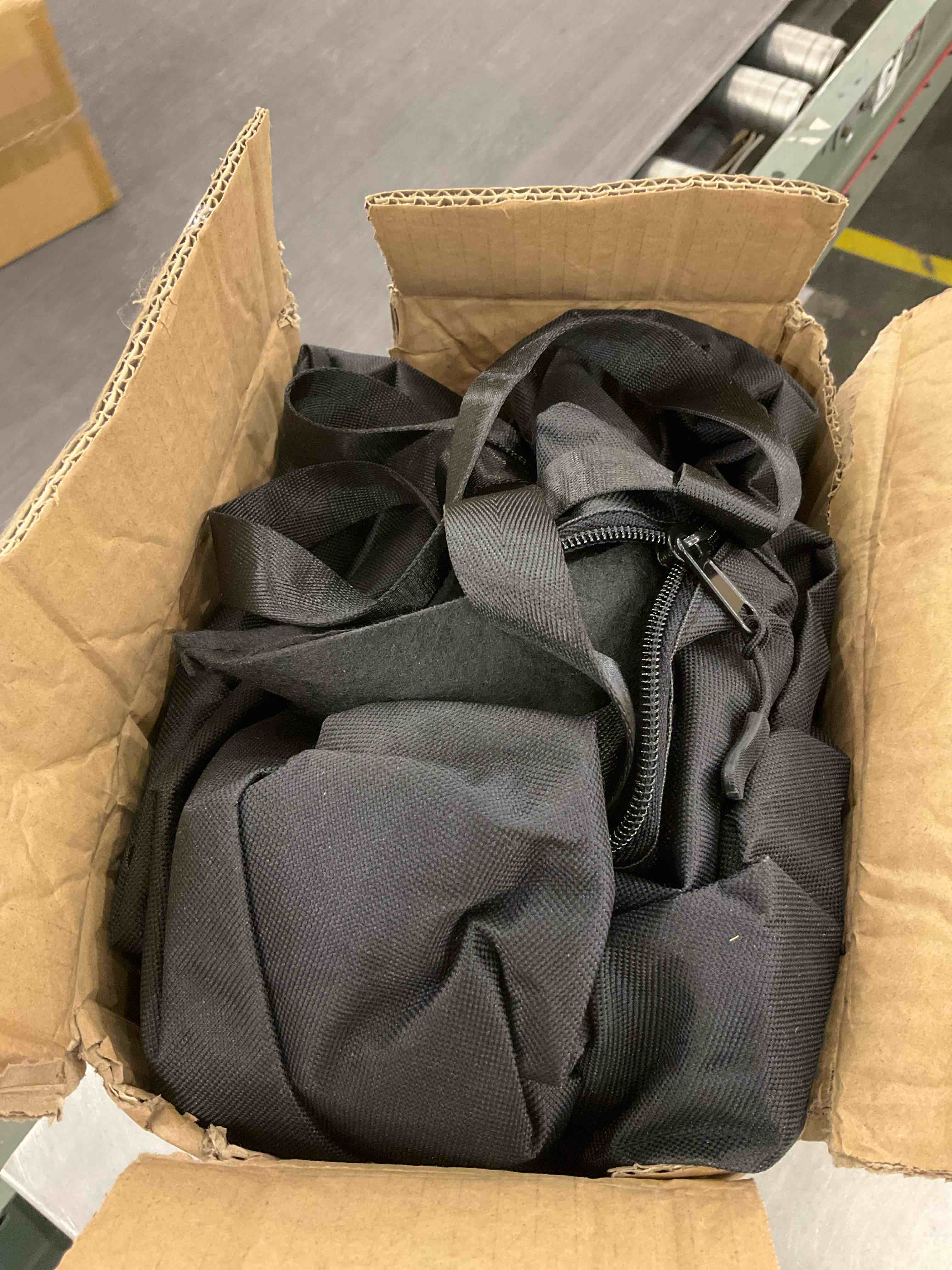 https://s3.amazonaws.com/lotting-images-prod/bidfta/EXS00915920_1702319013948.jpeg