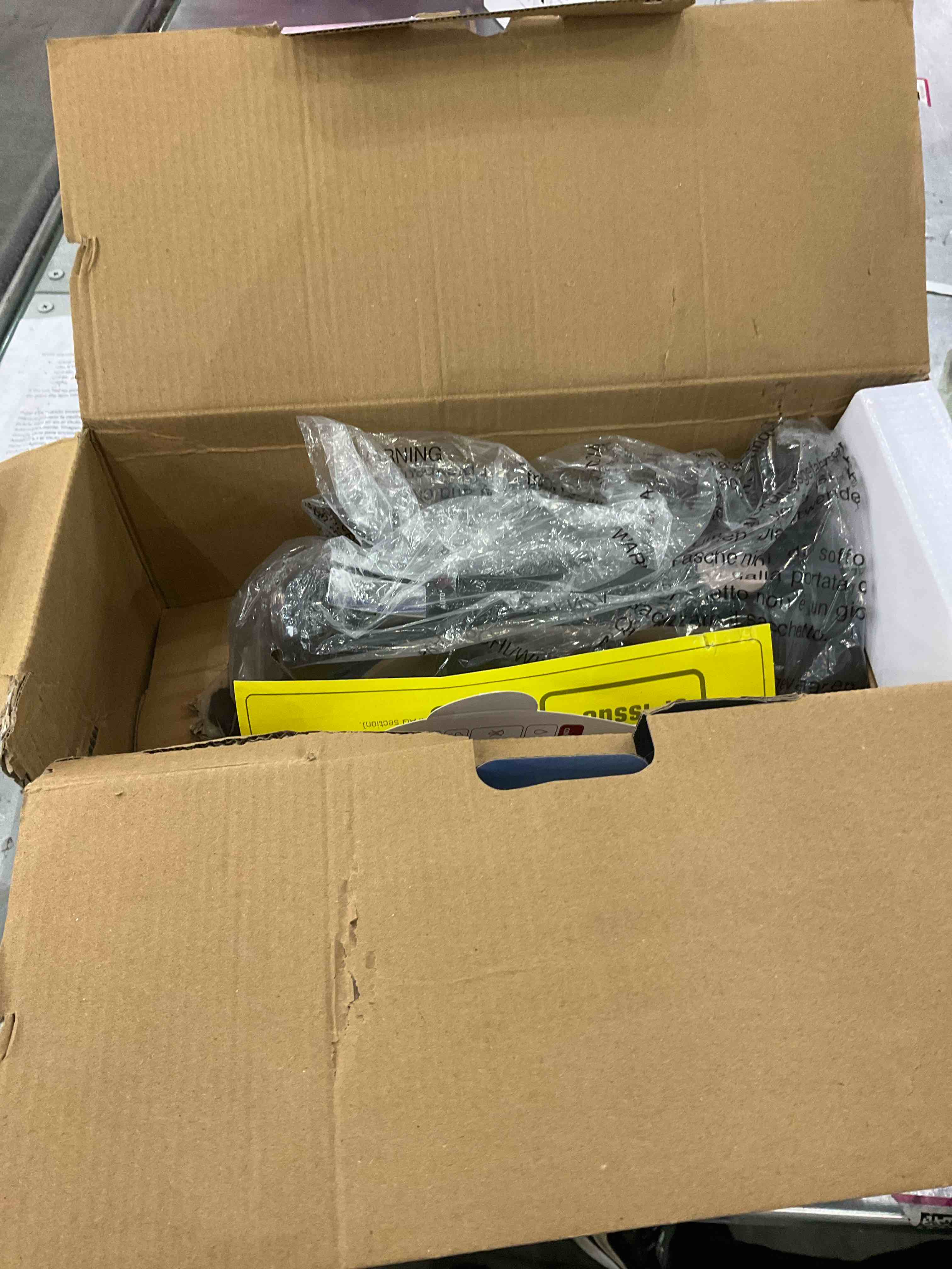 https://s3.amazonaws.com/lotting-images-prod/bidfta/EXS00916678_1701701689091.jpeg
