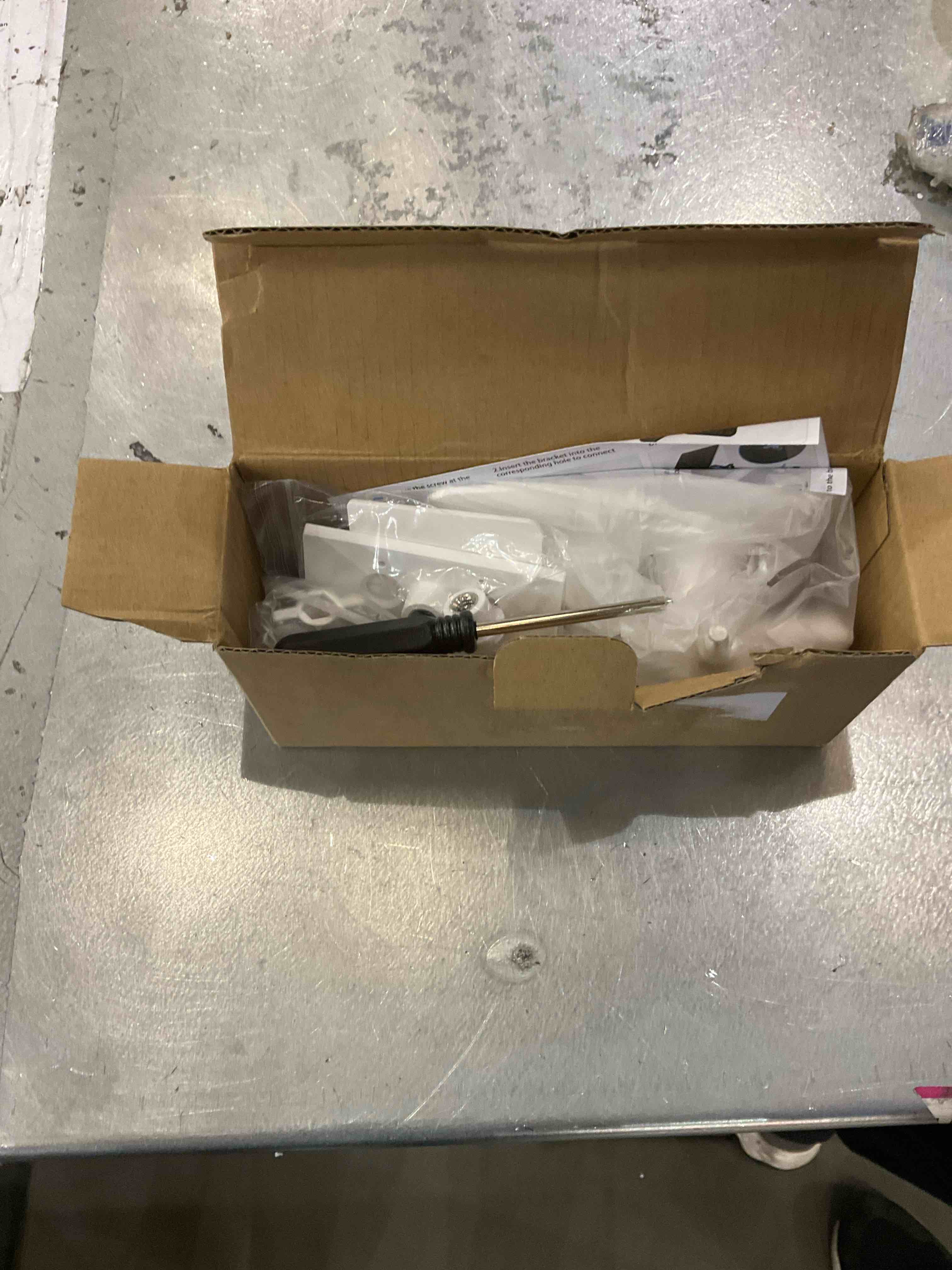 https://s3.amazonaws.com/lotting-images-prod/bidfta/EXS00916680_1701701780161.jpeg