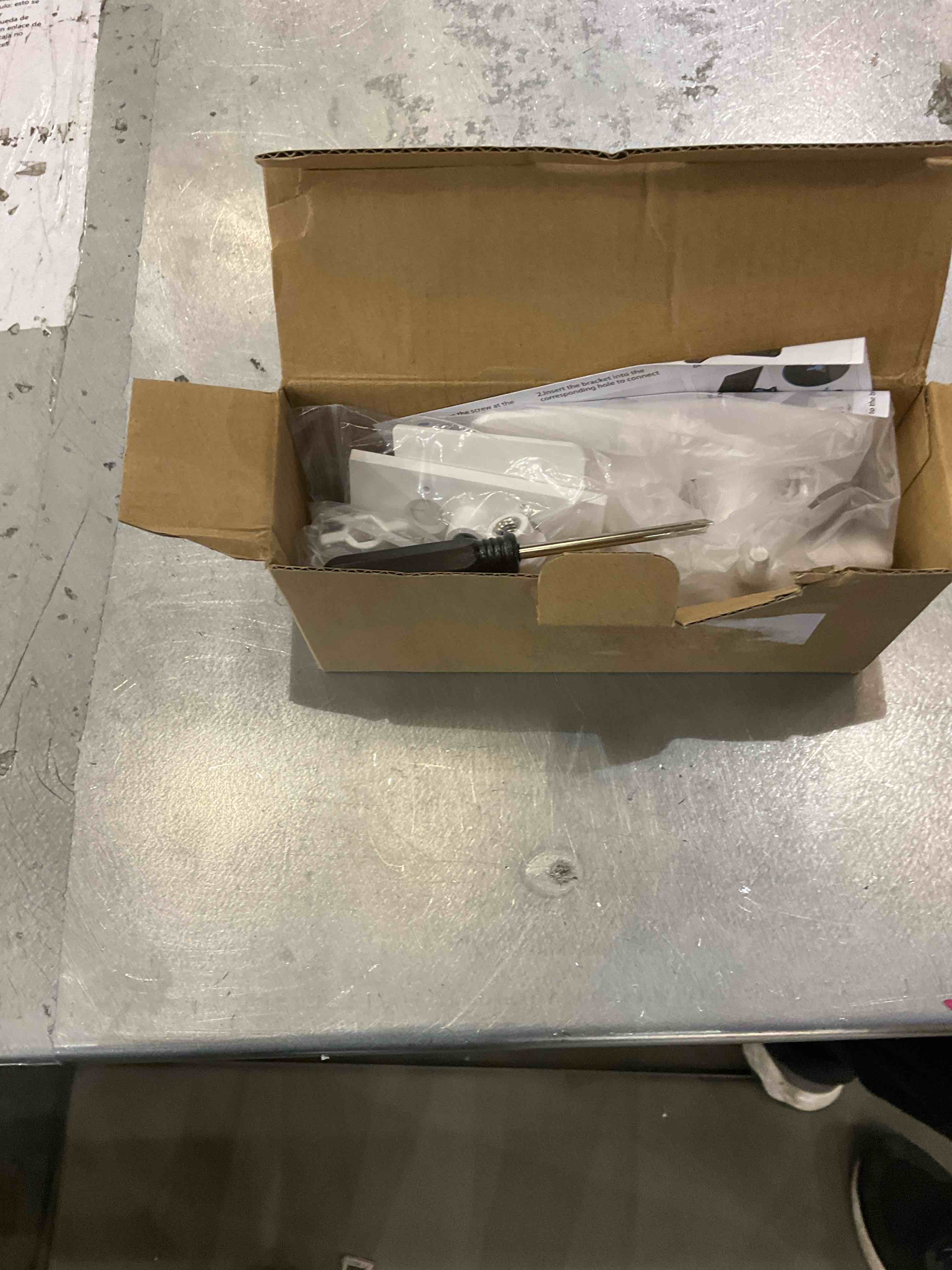 https://s3.amazonaws.com/lotting-images-prod/bidfta/EXS00916680_1701701782082.jpeg