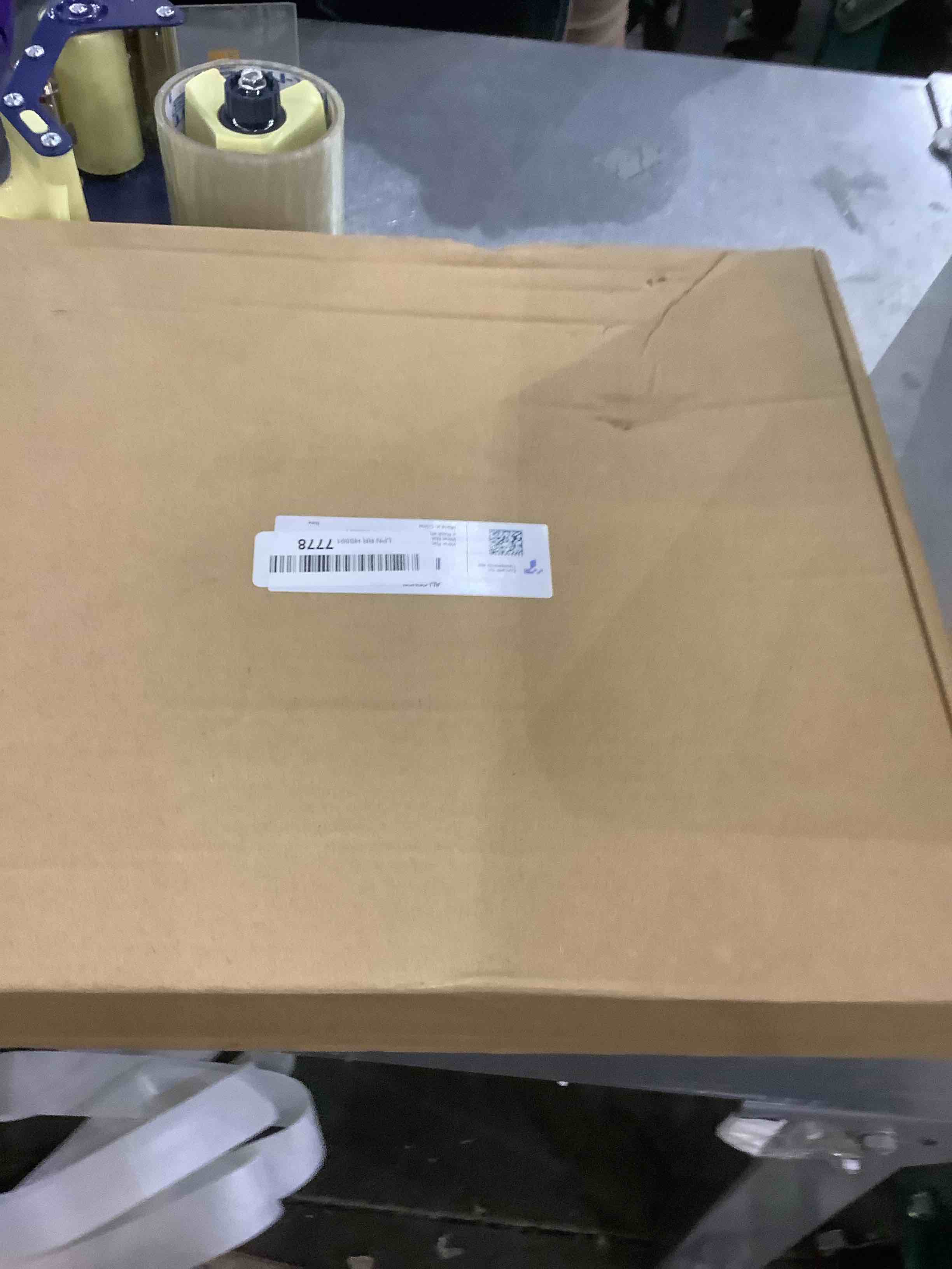 https://s3.amazonaws.com/lotting-images-prod/bidfta/EXS00917153_1701806553782.jpeg